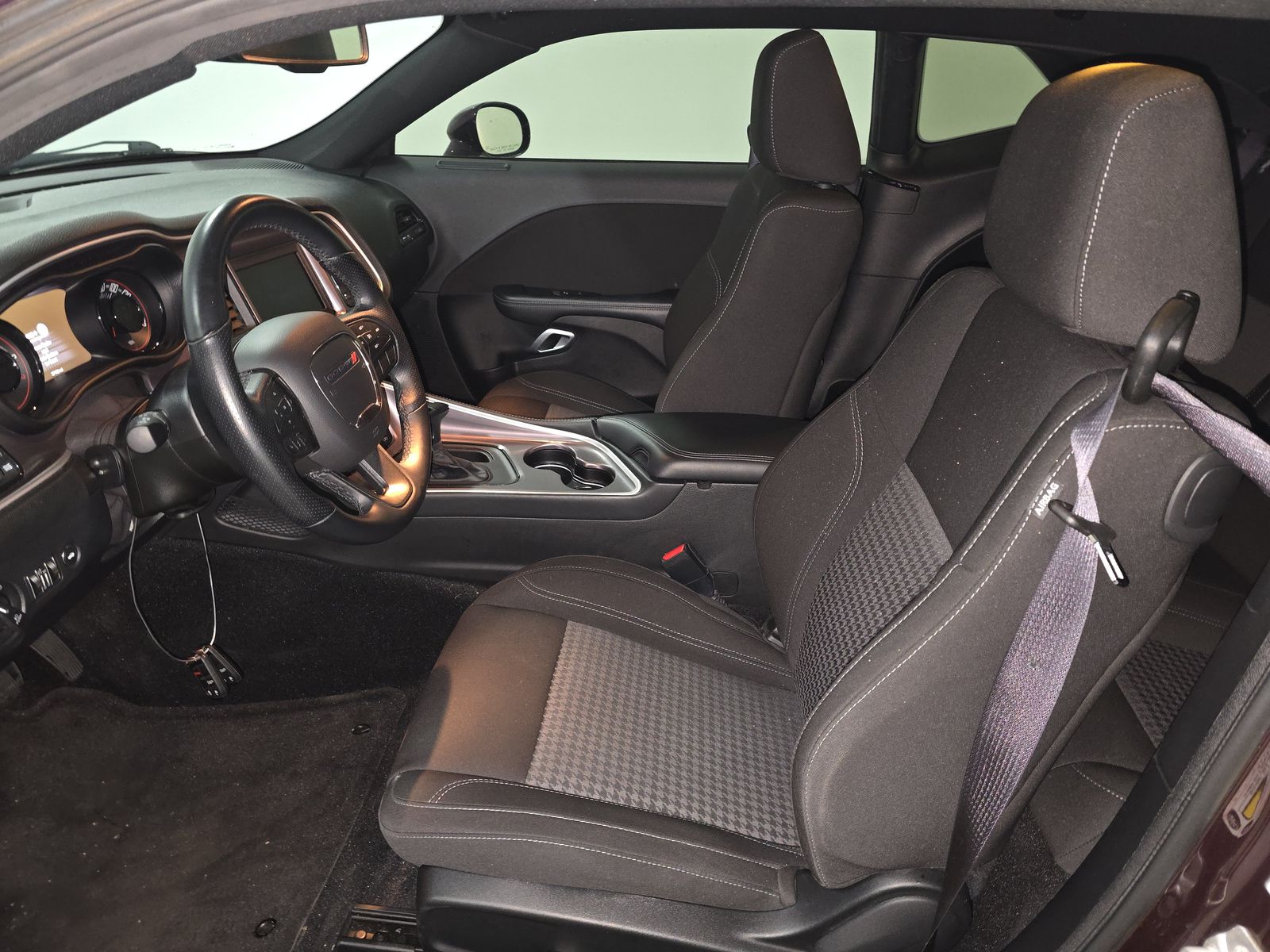 2022 Dodge Challenger SXT RWD