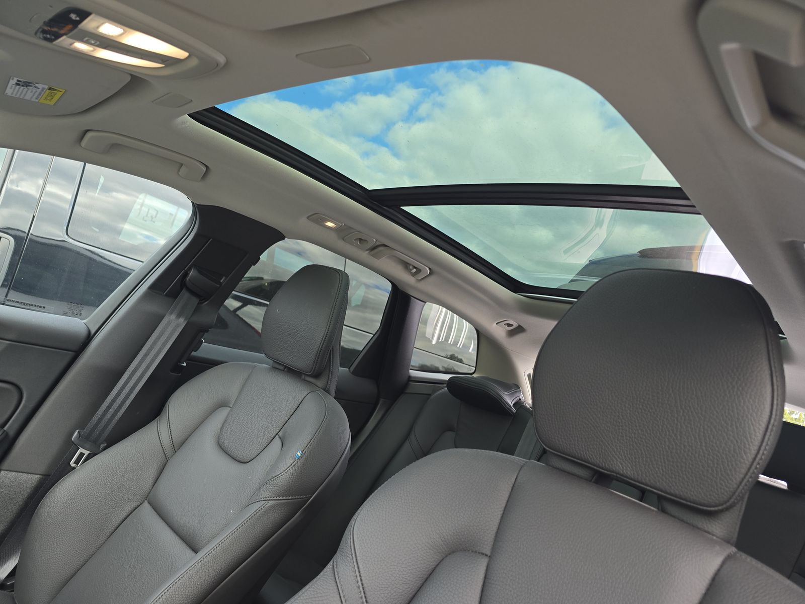 2025 Volvo XC60 B5 Plus AWD