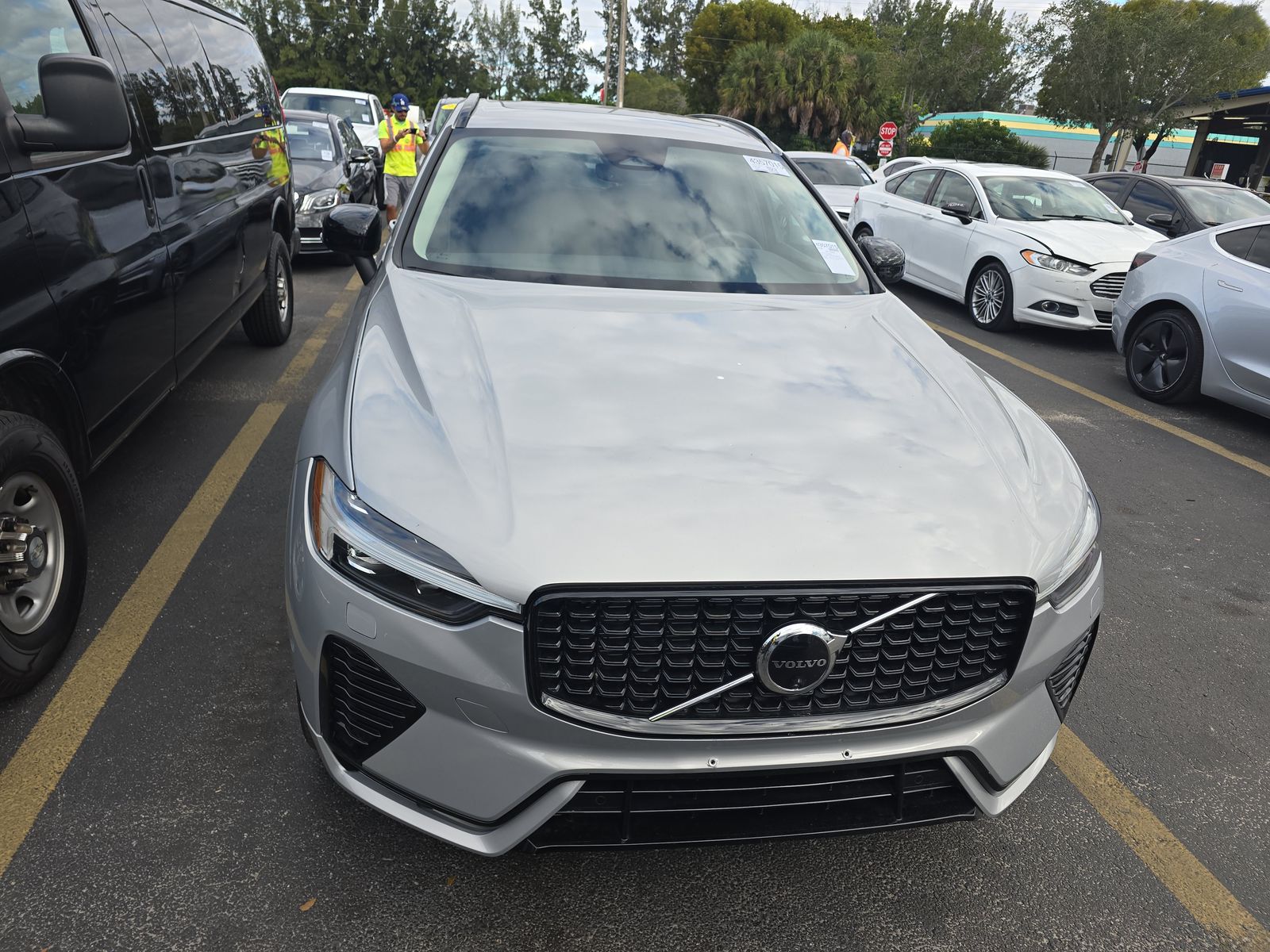2025 Volvo XC60 B5 Plus AWD