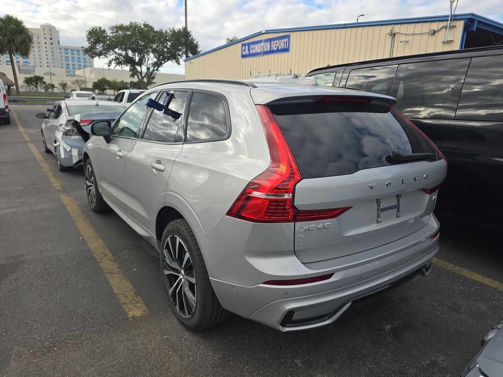 2025 Volvo XC60 B5 Plus AWD