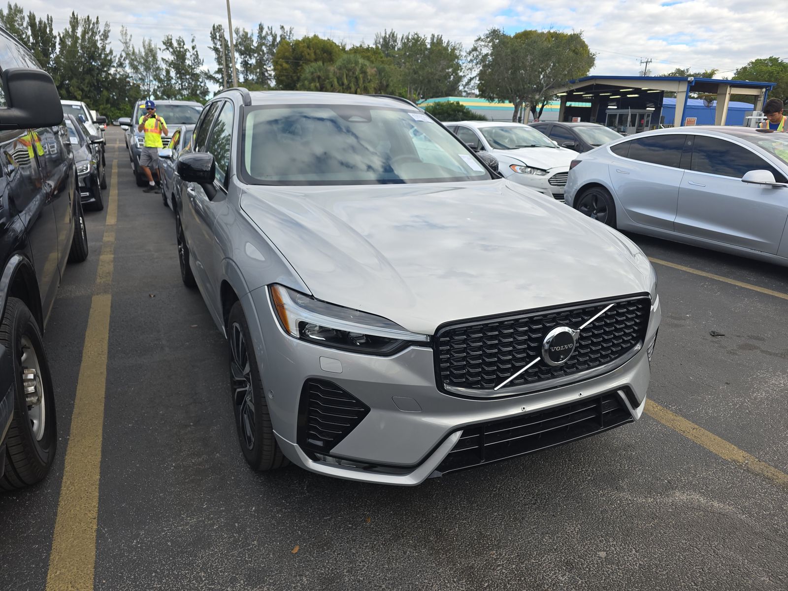 2025 Volvo XC60 B5 Plus AWD