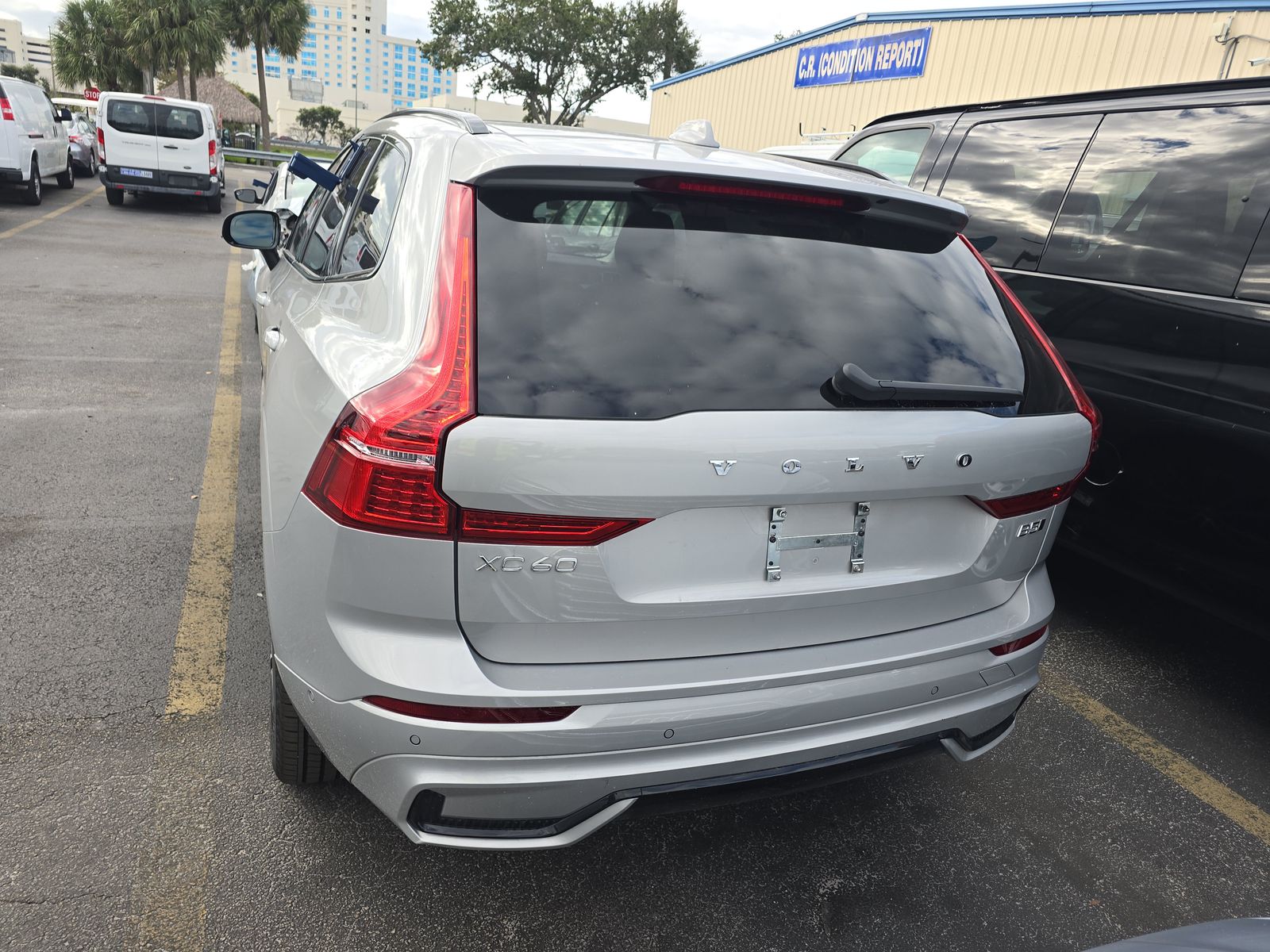 2025 Volvo XC60 B5 Plus AWD
