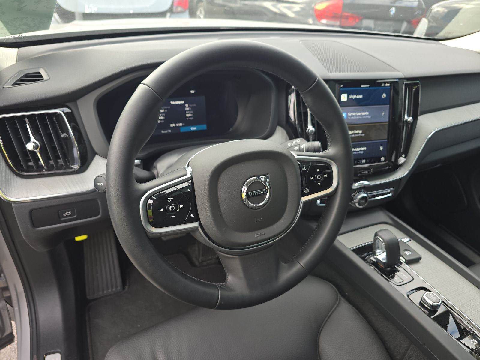 2025 Volvo XC60 B5 Plus AWD