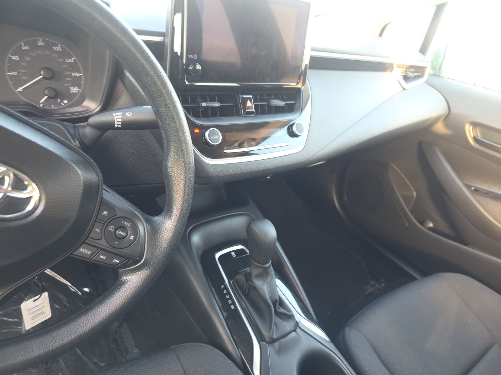 2025 Toyota Corolla LE FWD