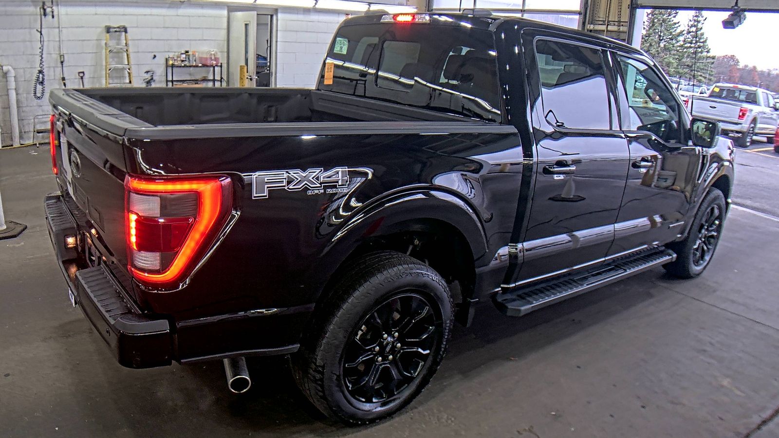 2022 Ford F-150 Hybrid Lariat AWD