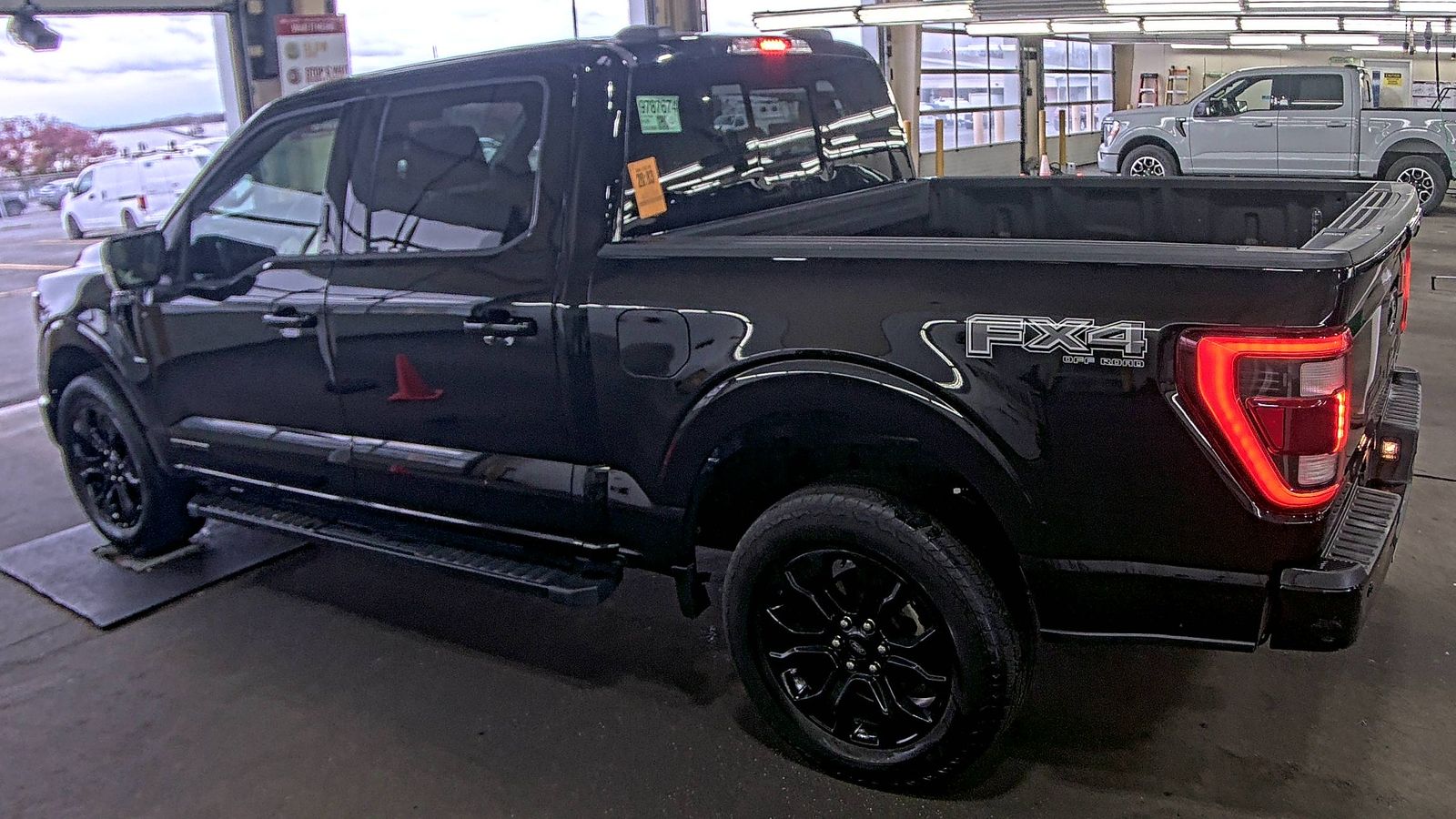 2022 Ford F-150 Hybrid Lariat AWD