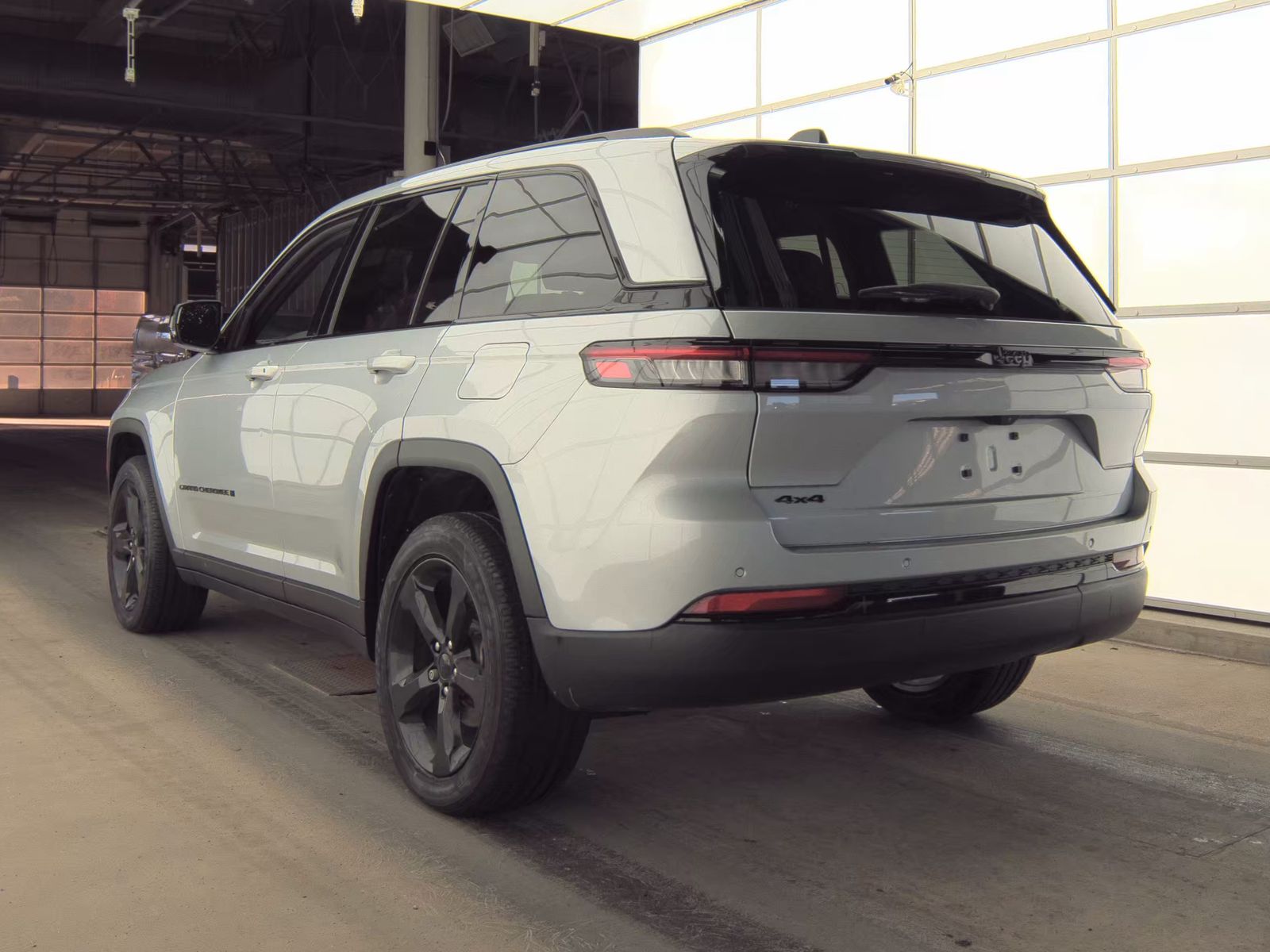 2023 Jeep Grand Cherokee Altitude AWD