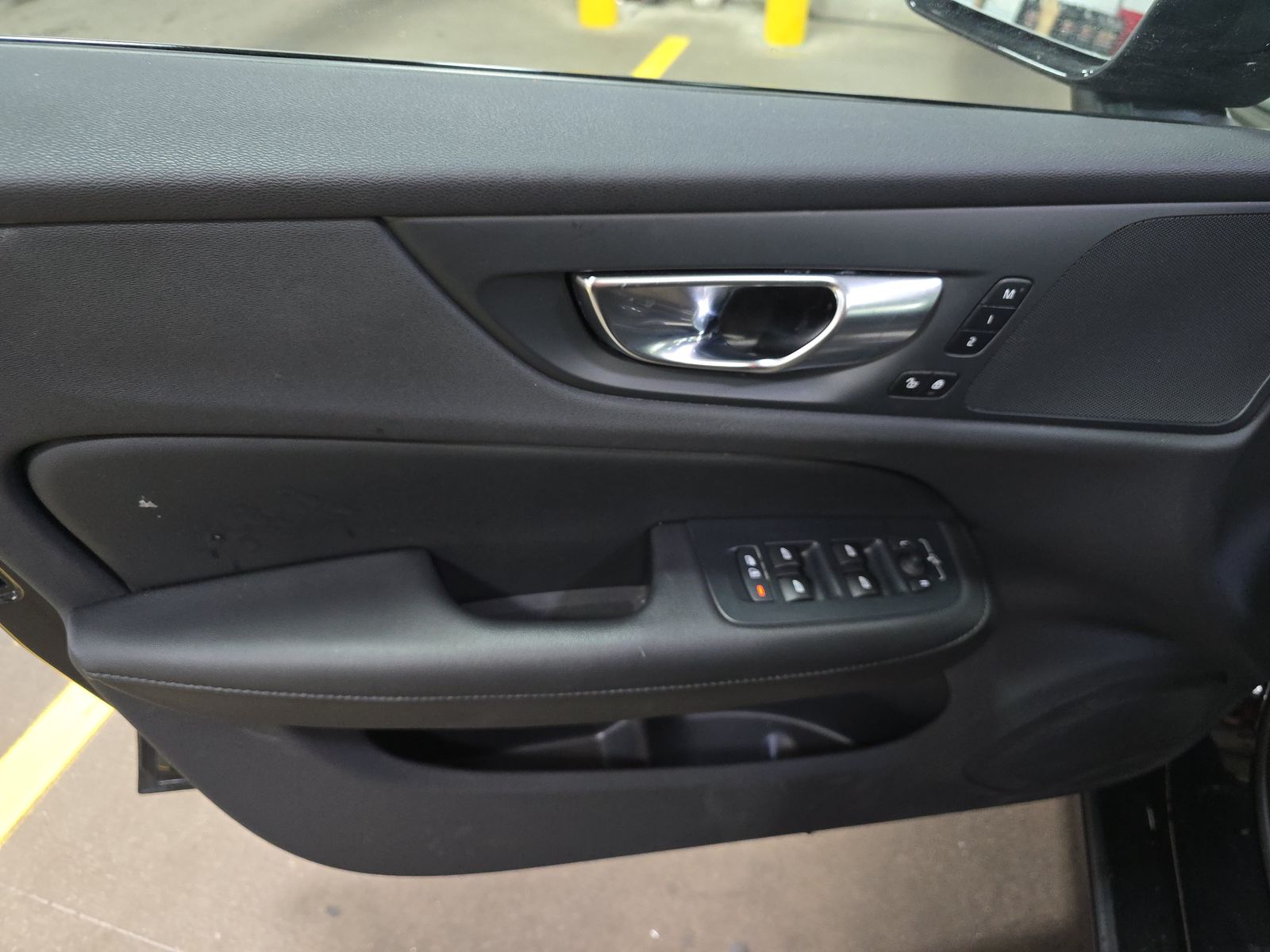 2025 Volvo S60 B5 Plus AWD