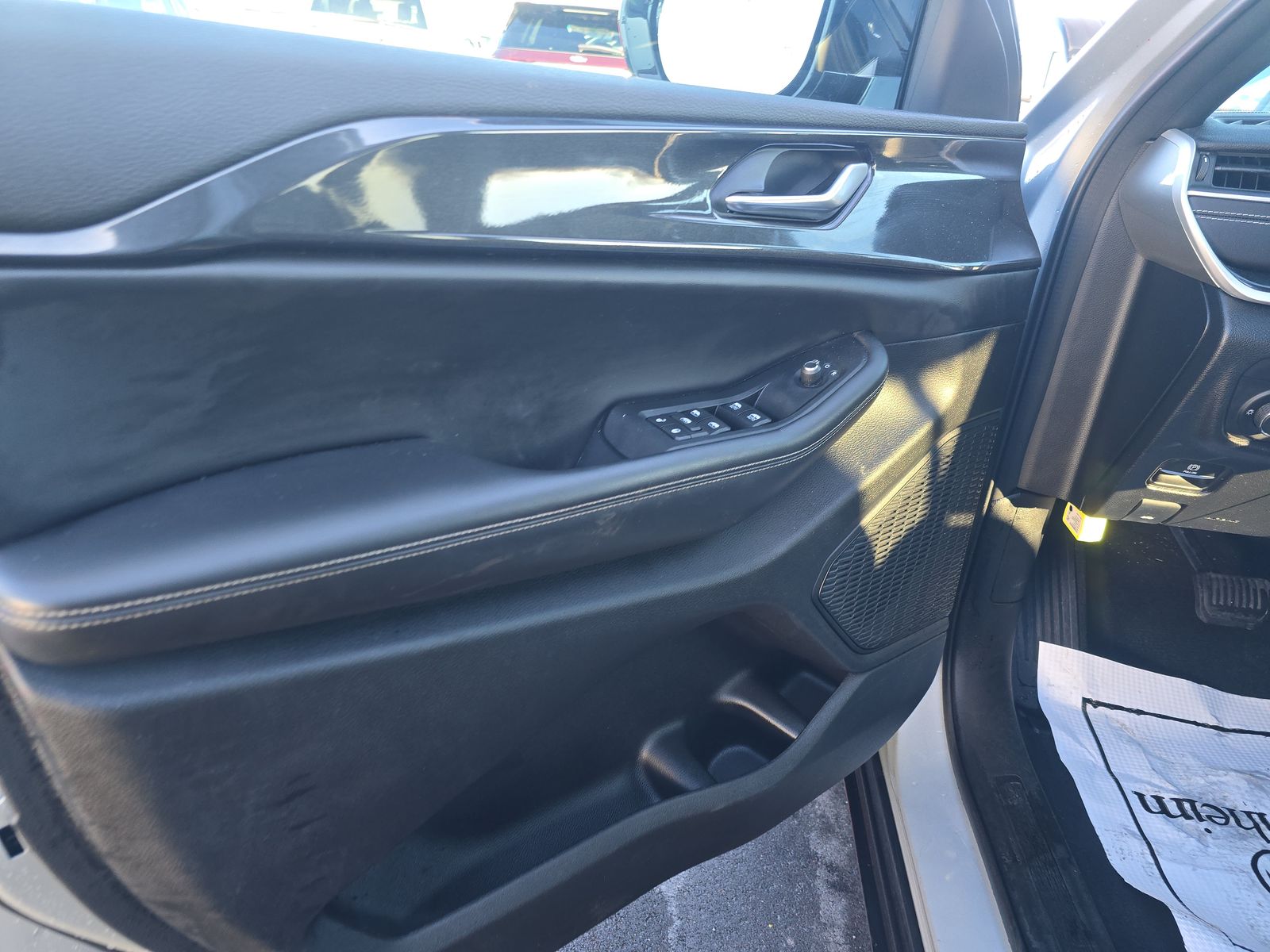 2023 Jeep Grand Cherokee Altitude AWD