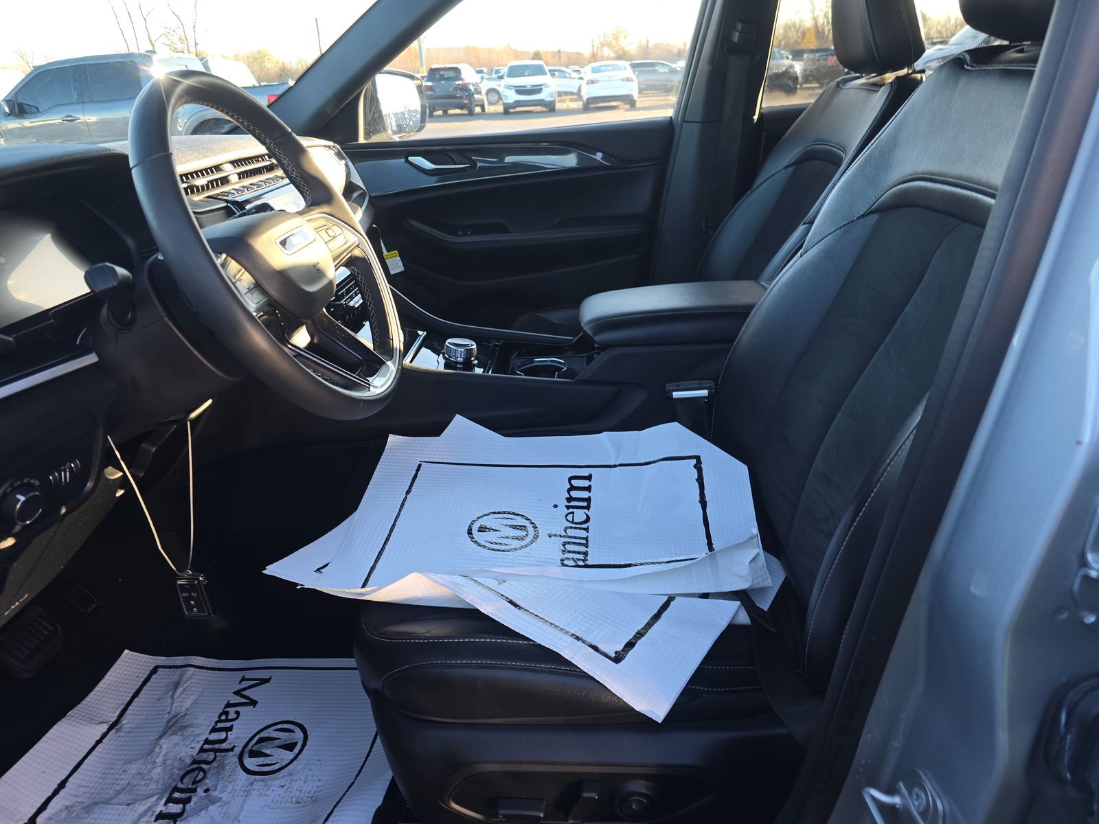 2023 Jeep Grand Cherokee Altitude AWD