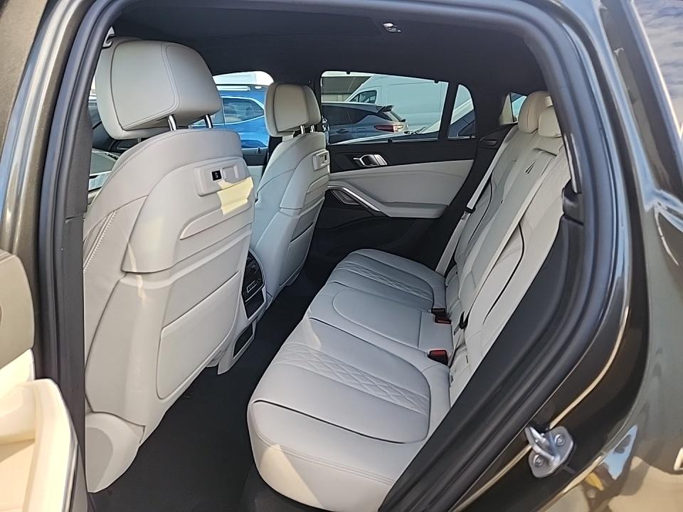 2023 BMW X6 M50i AWD