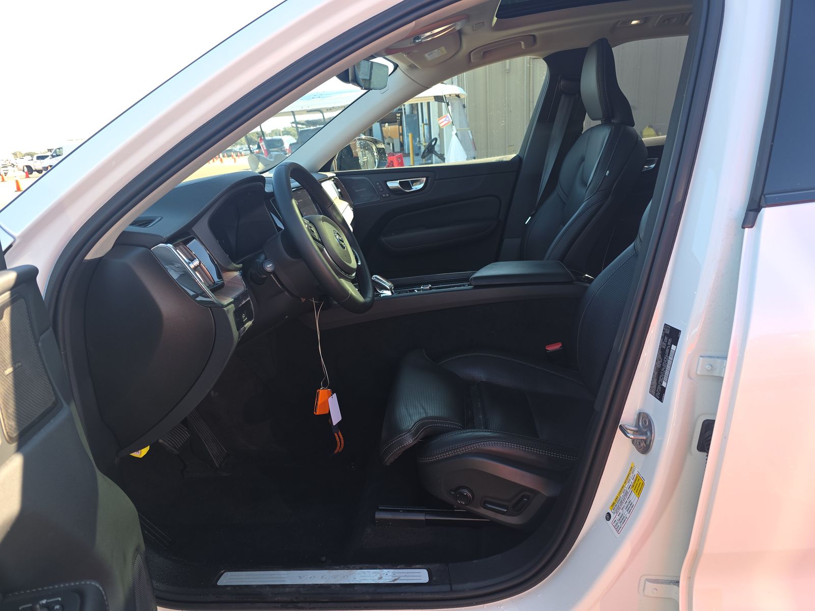 2024 Volvo XC60 B5 Ultimate AWD