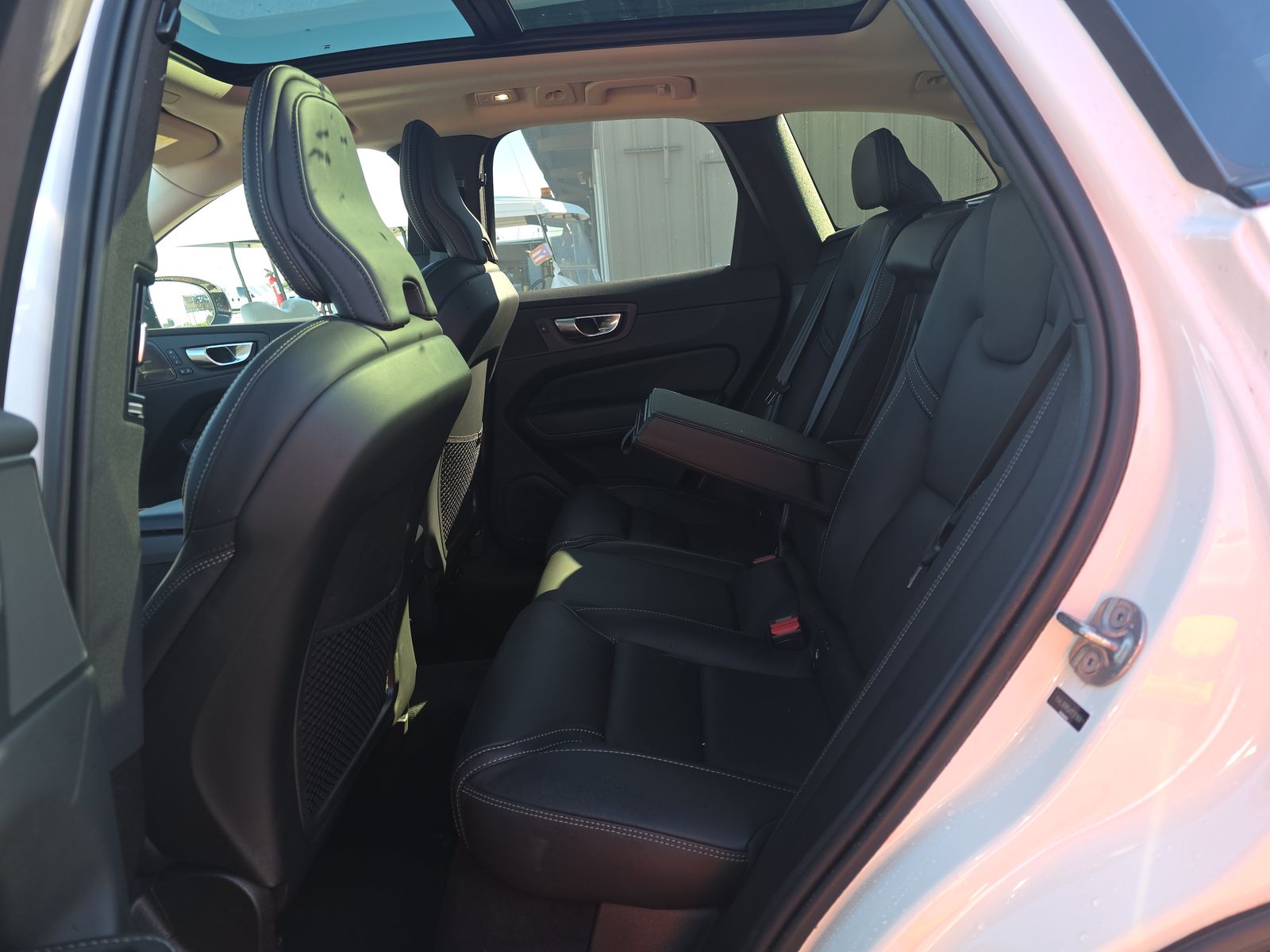 2024 Volvo XC60 B5 Ultimate AWD