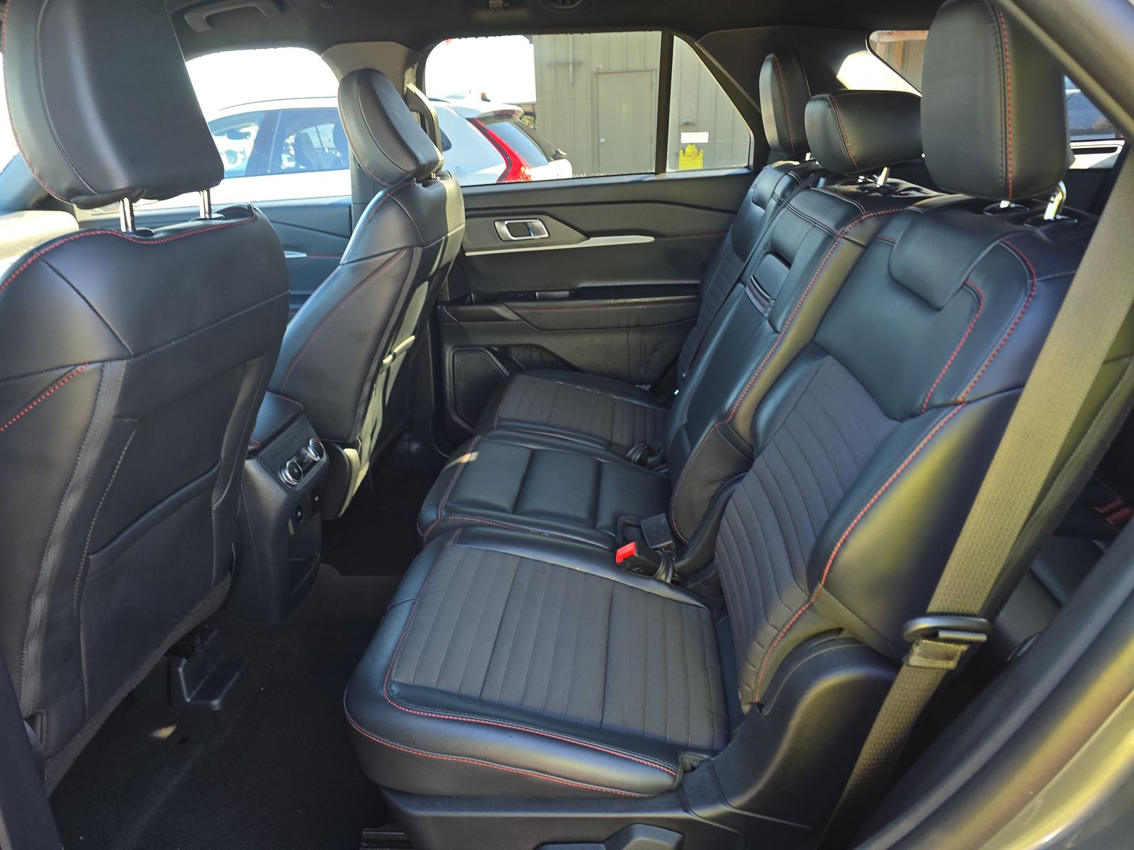 2025 Ford Explorer ST-Line AWD