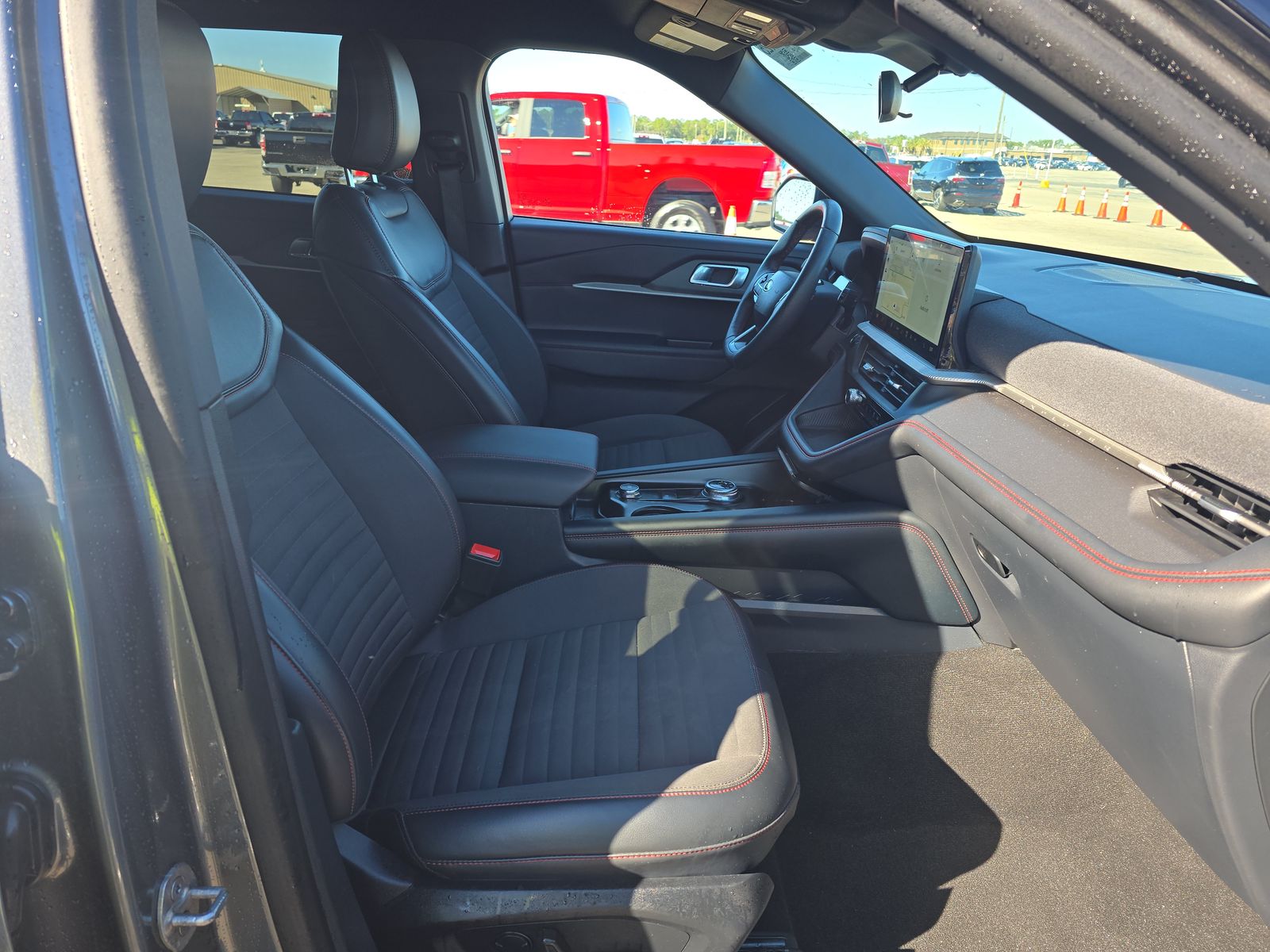 2025 Ford Explorer ST-Line AWD