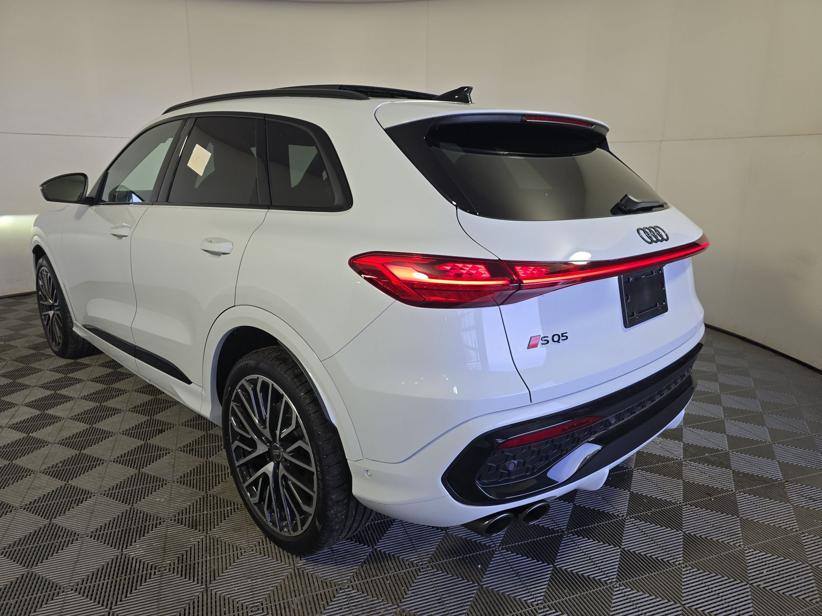 2025 Audi SQ5 Prestige AWD