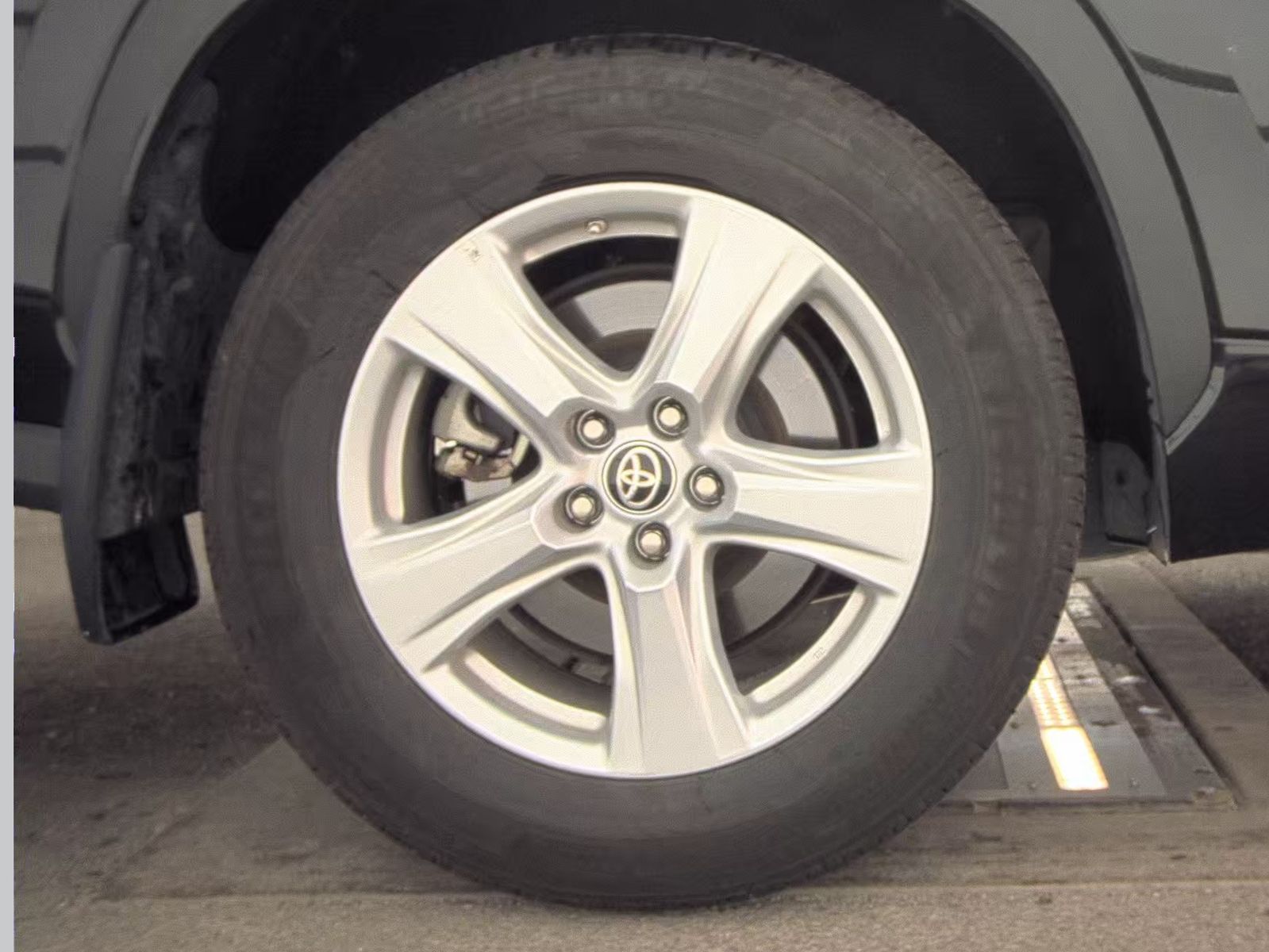 2024 Toyota Highlander LE AWD