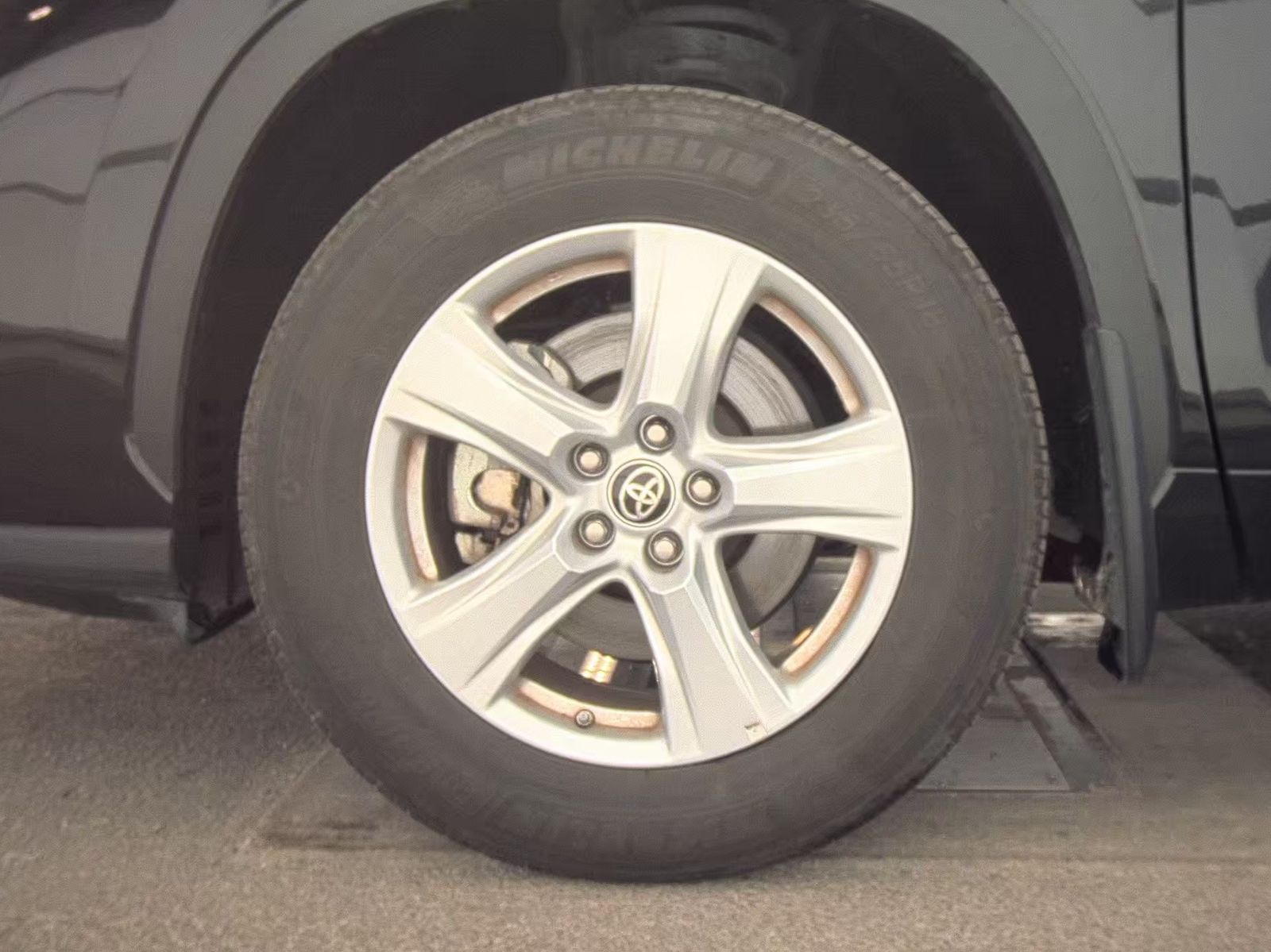 2024 Toyota Highlander LE AWD