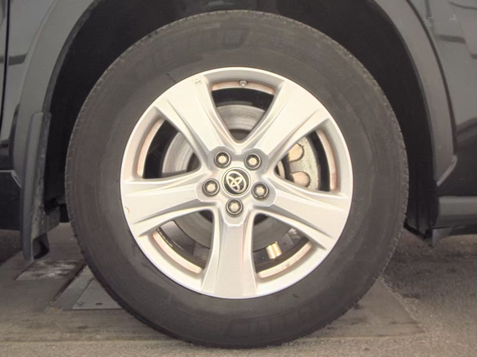 2024 Toyota Highlander LE AWD