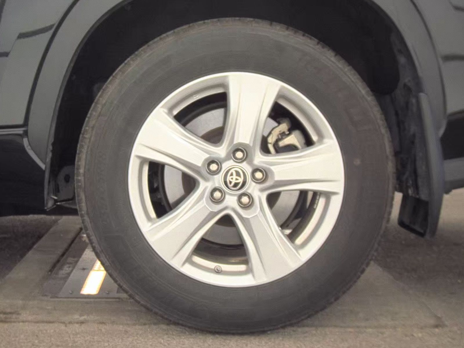 2024 Toyota Highlander LE AWD