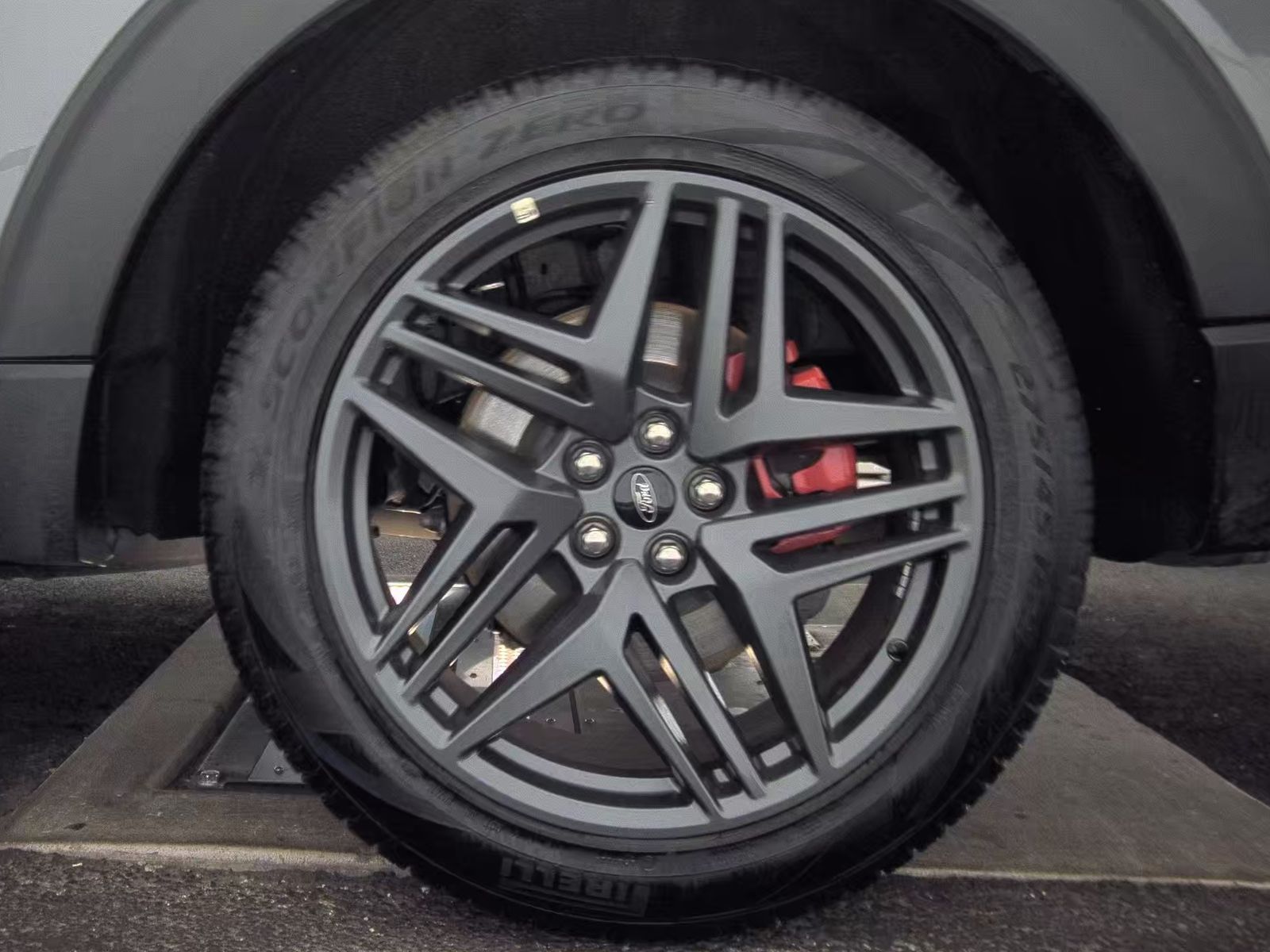 2025 Ford Explorer ST-Line AWD