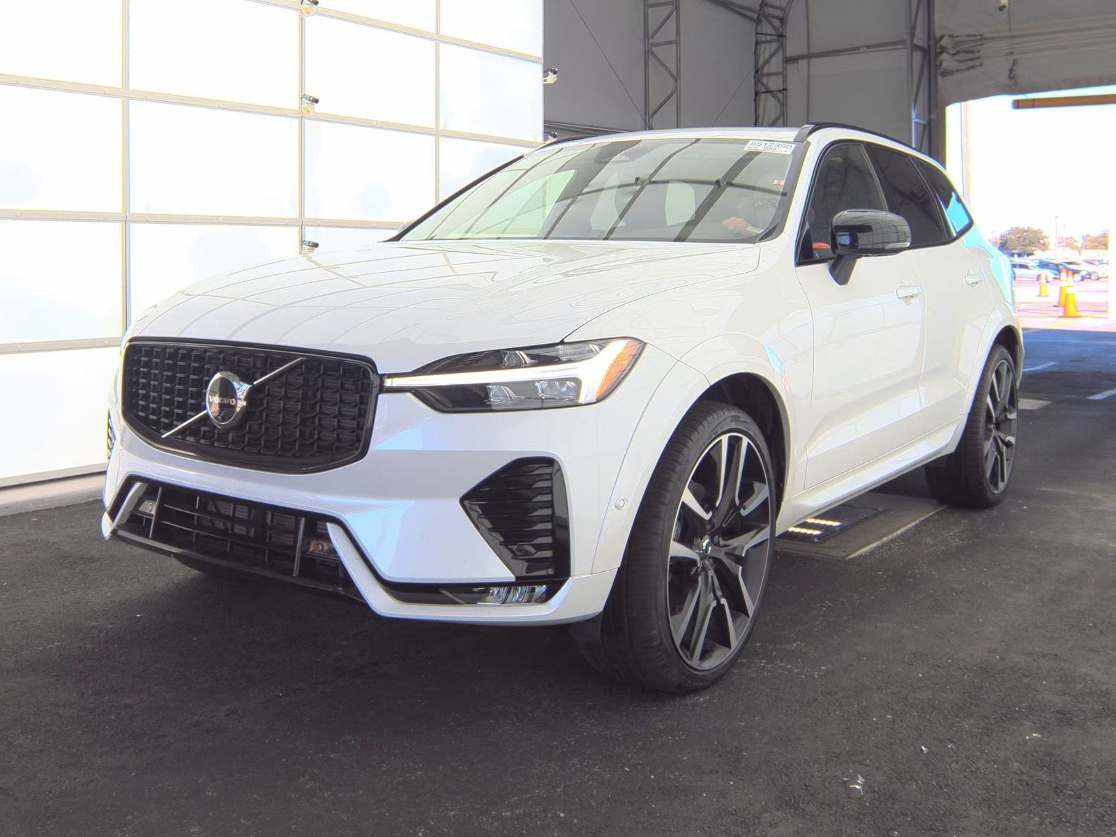 2024 Volvo XC60 B5 Ultimate AWD