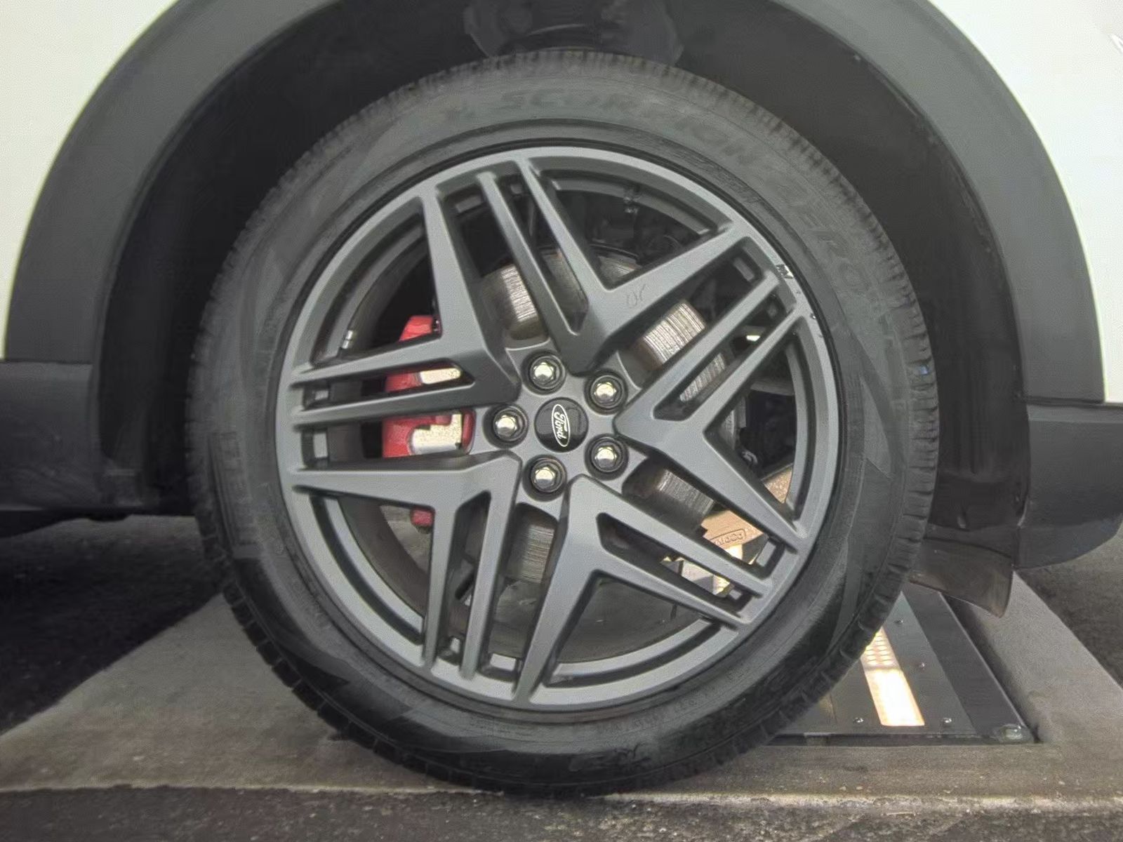 2025 Ford Explorer ST-Line AWD