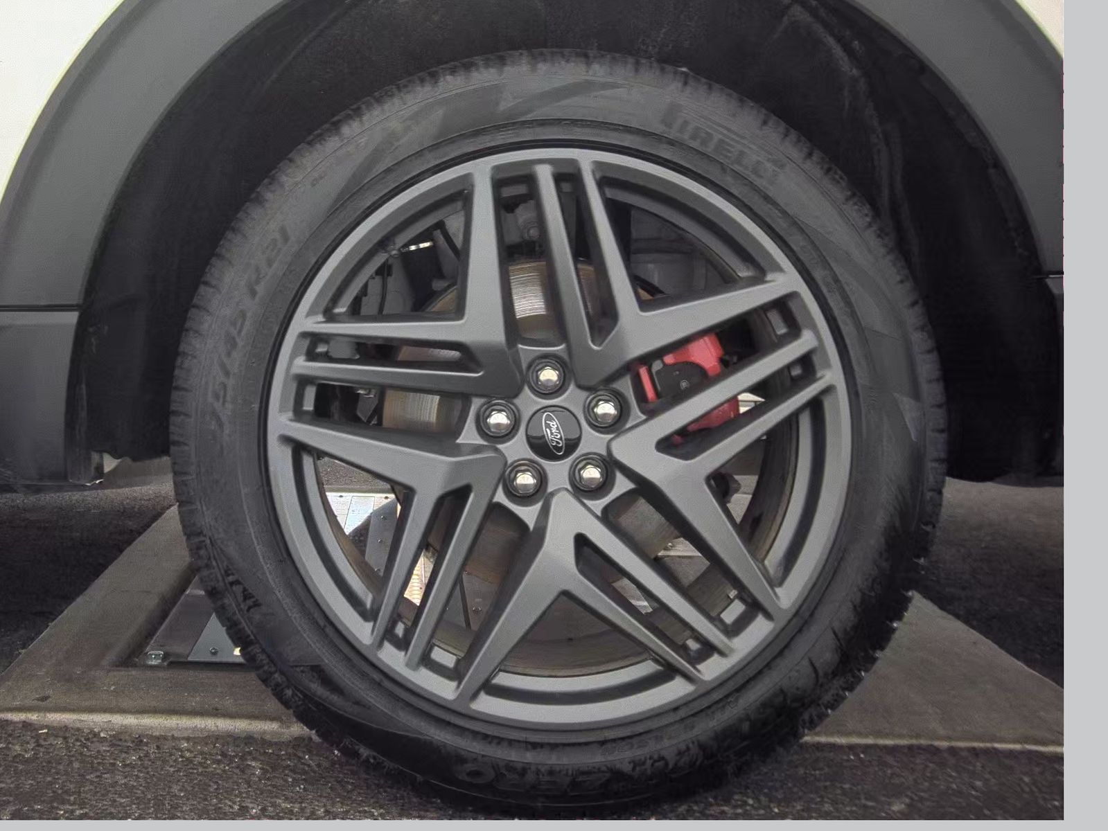 2025 Ford Explorer ST-Line AWD