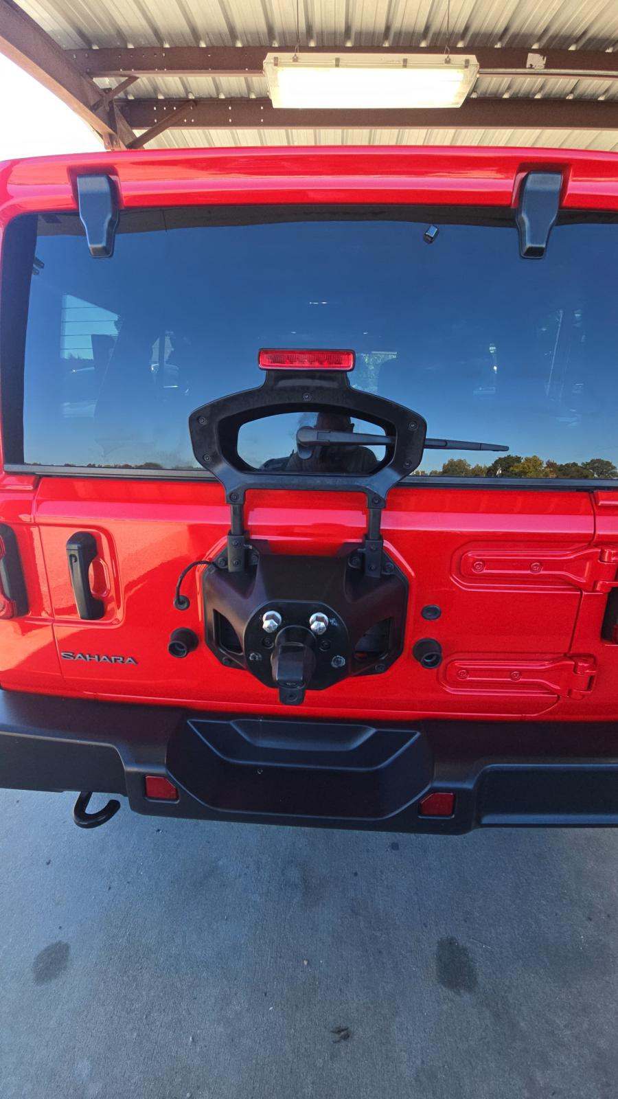 2025 Jeep Wrangler Sahara AWD