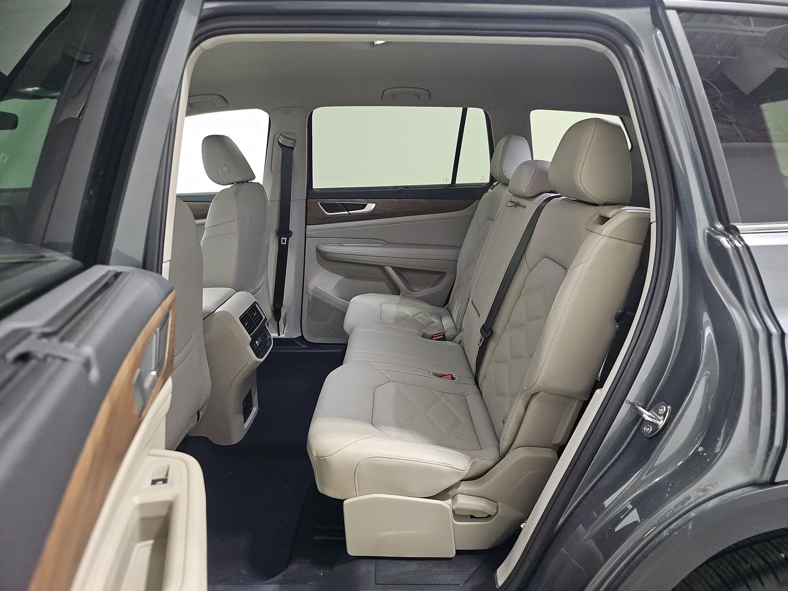 2024 Volkswagen Atlas 2.0T SE AWD