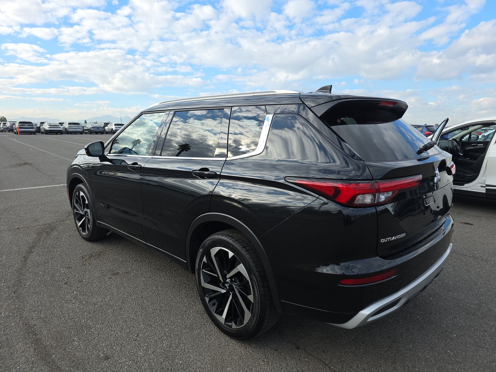 2024 Mitsubishi Outlander SEL FWD