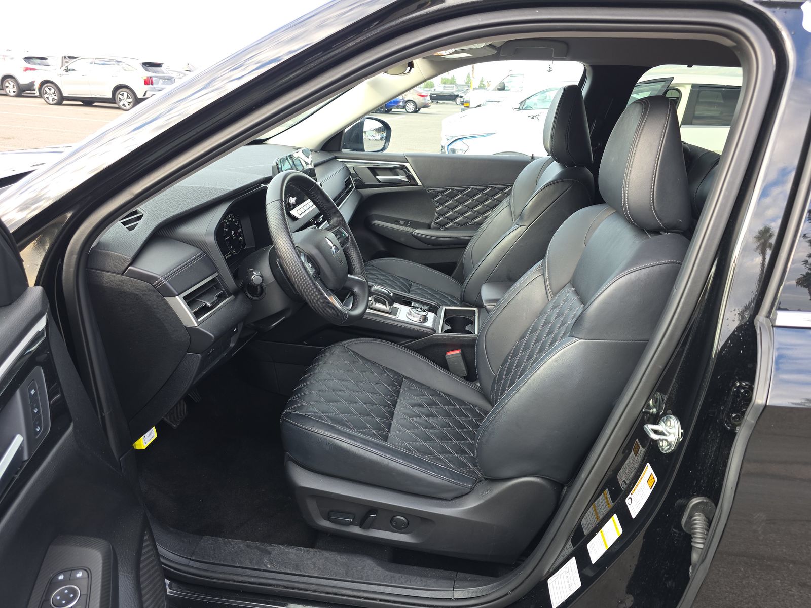 2024 Mitsubishi Outlander SEL FWD