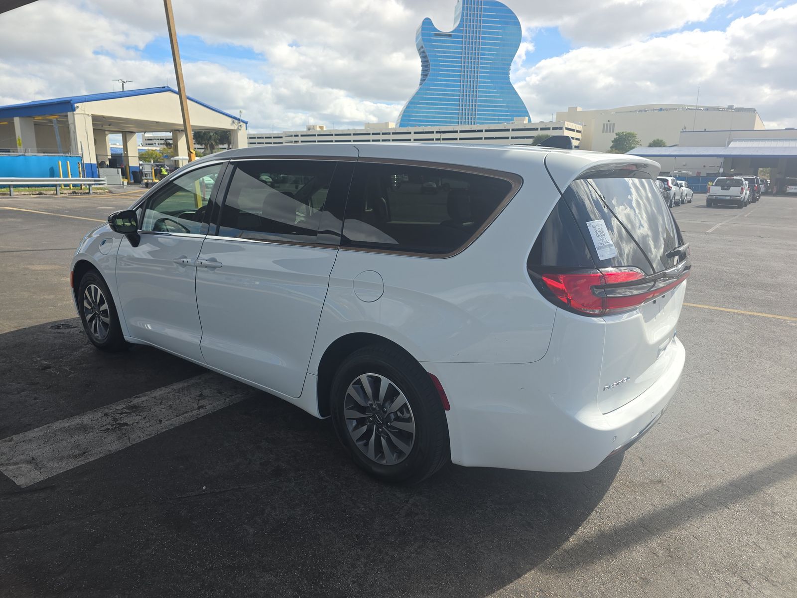 2024 Chrysler Pacifica Hybrid Select FWD