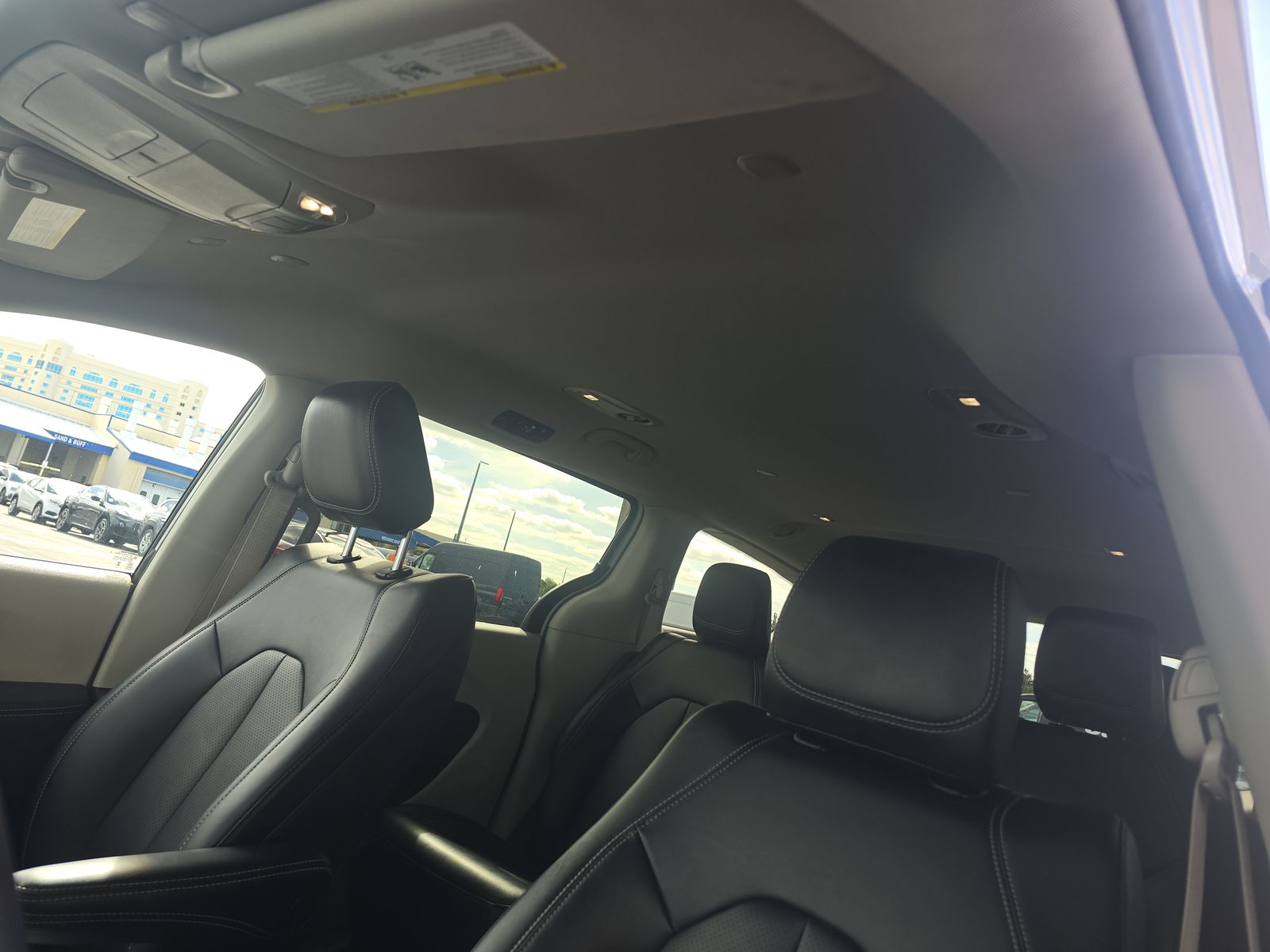 2024 Chrysler Pacifica Hybrid Select FWD