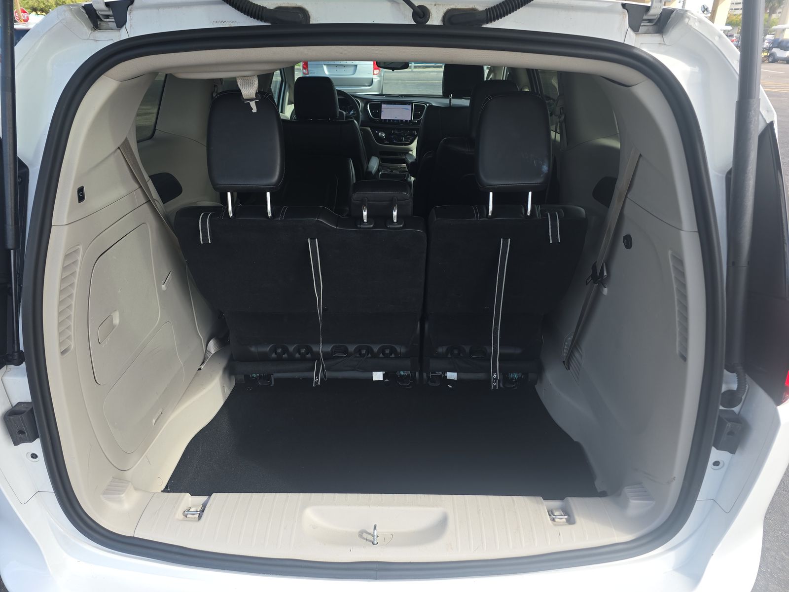 2024 Chrysler Pacifica Hybrid Select FWD