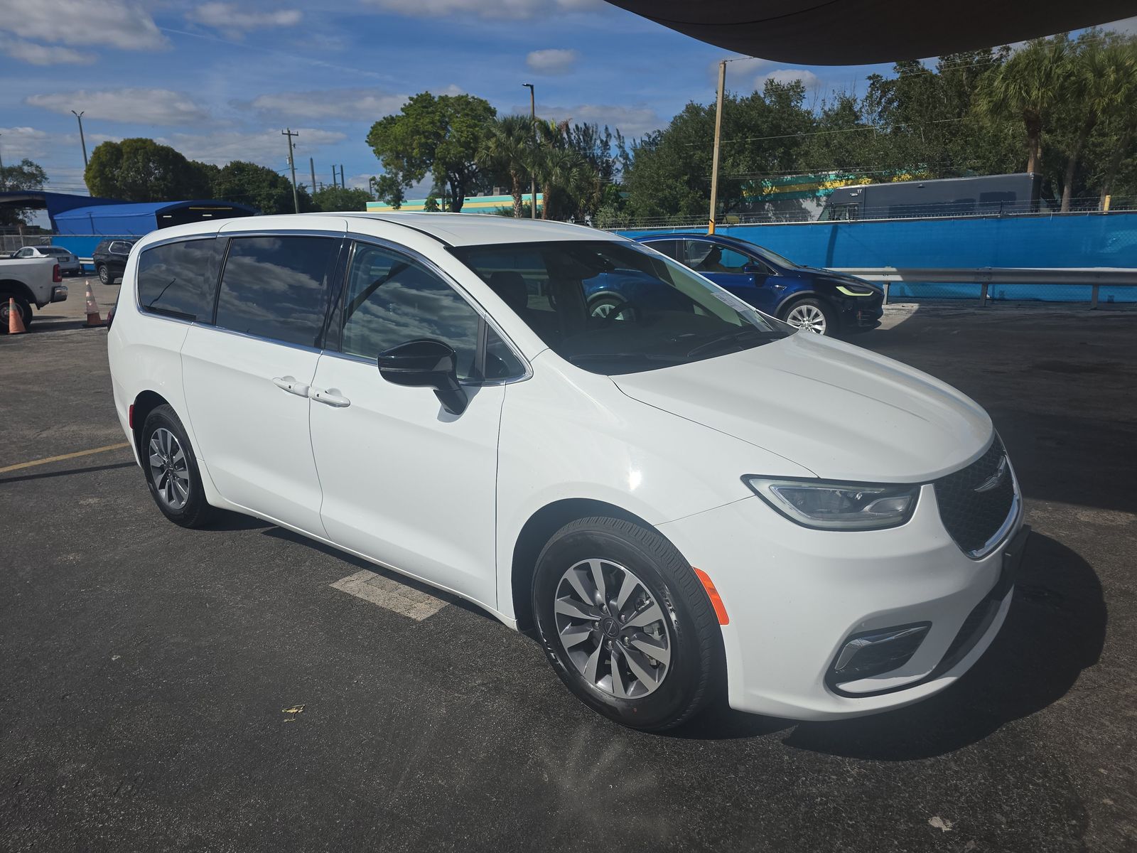 2024 Chrysler Pacifica Hybrid Select FWD