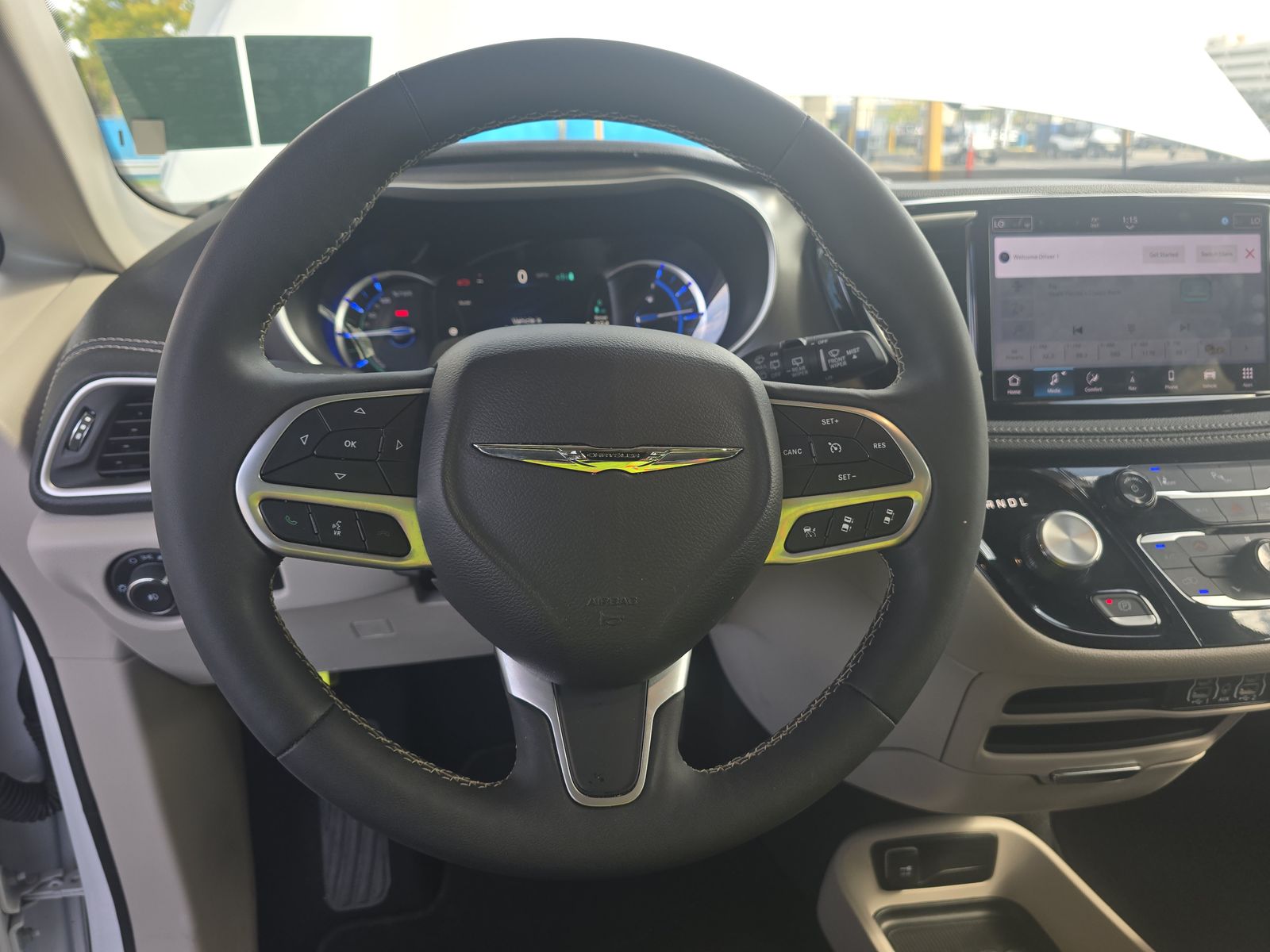 2024 Chrysler Pacifica Hybrid Select FWD