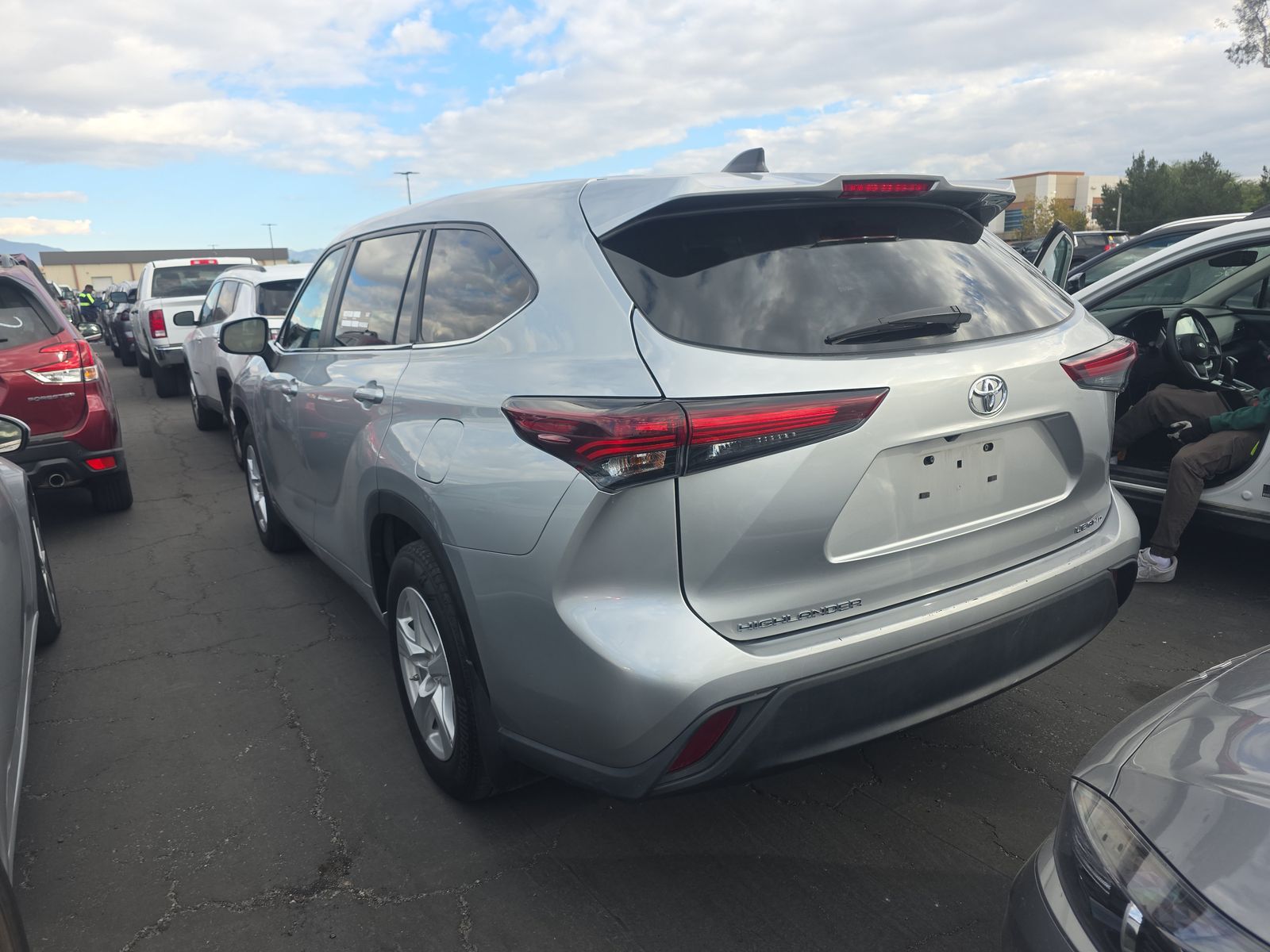 2024 Toyota Highlander LE AWD