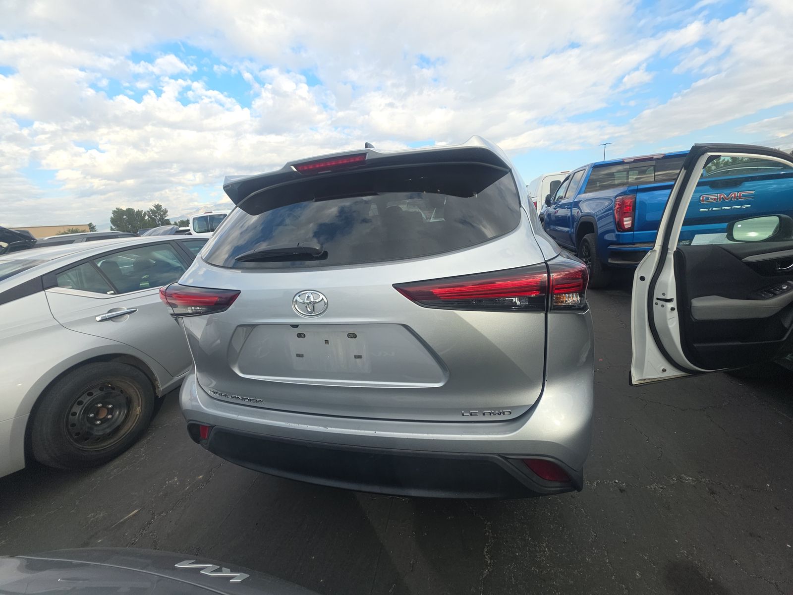 2024 Toyota Highlander LE AWD