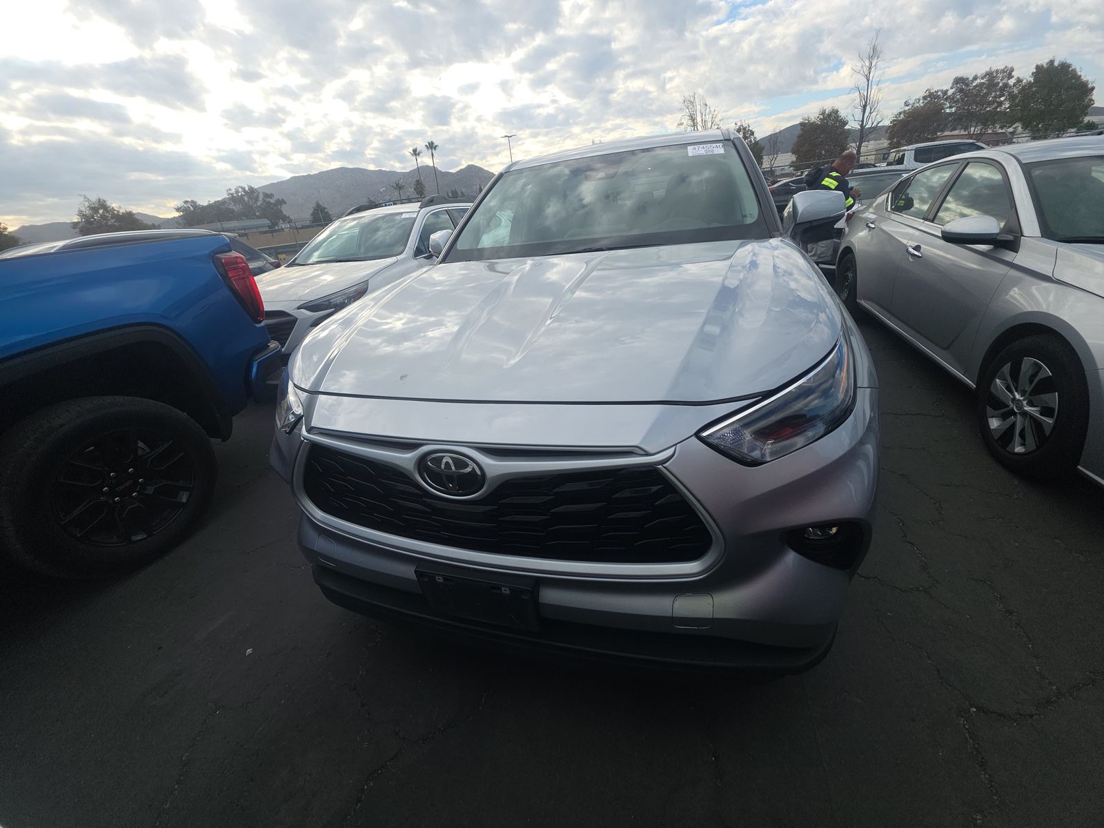 2024 Toyota Highlander LE AWD