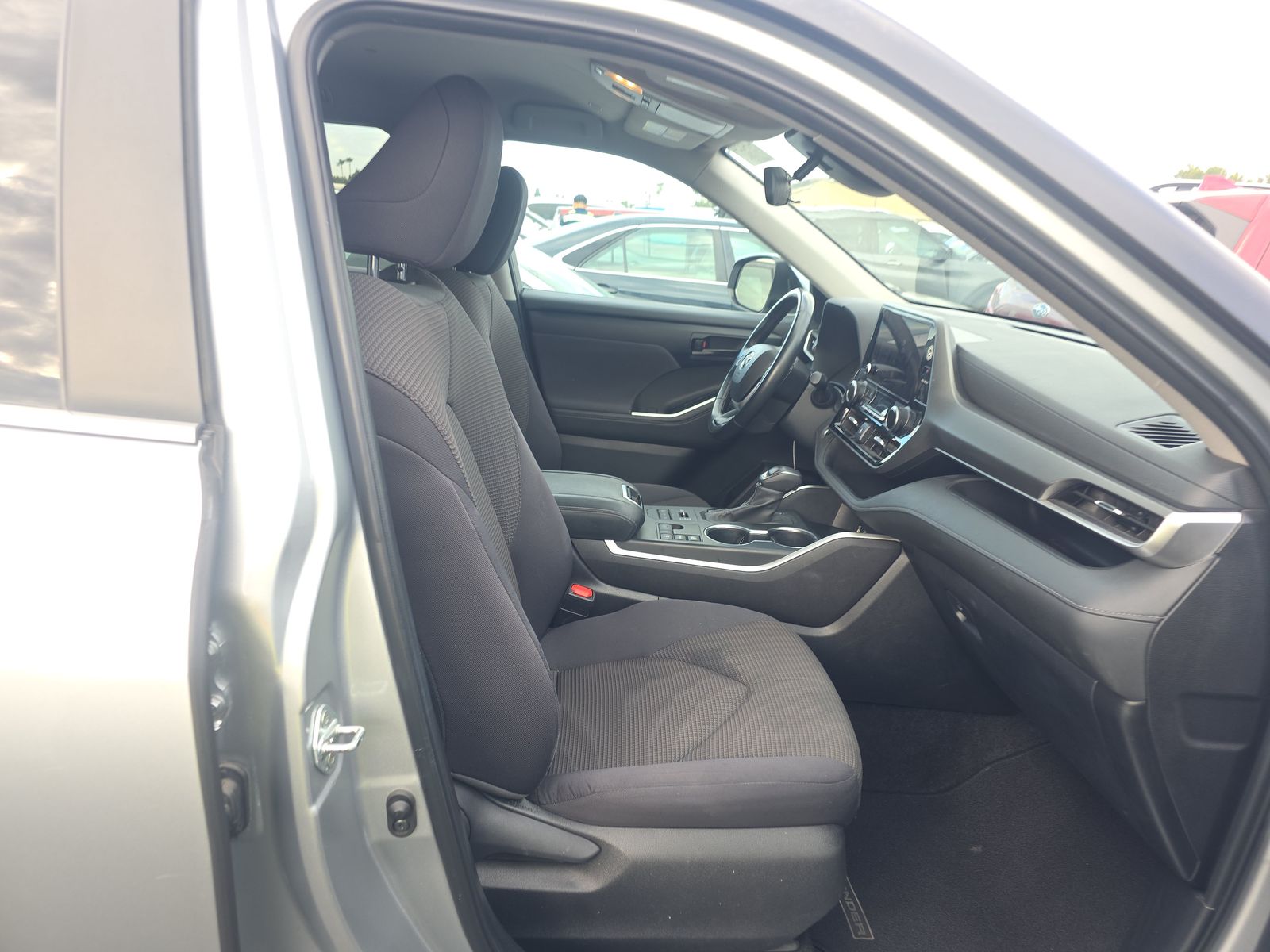 2024 Toyota Highlander LE AWD