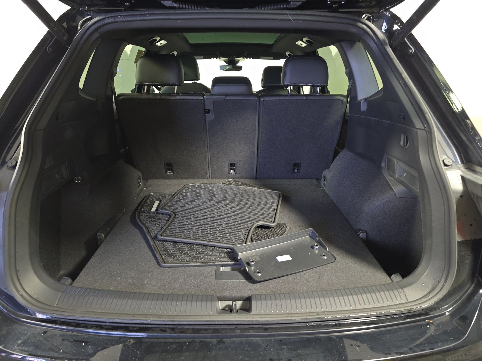 2024 Volkswagen Tiguan 2.0T SE R-Line Black AWD