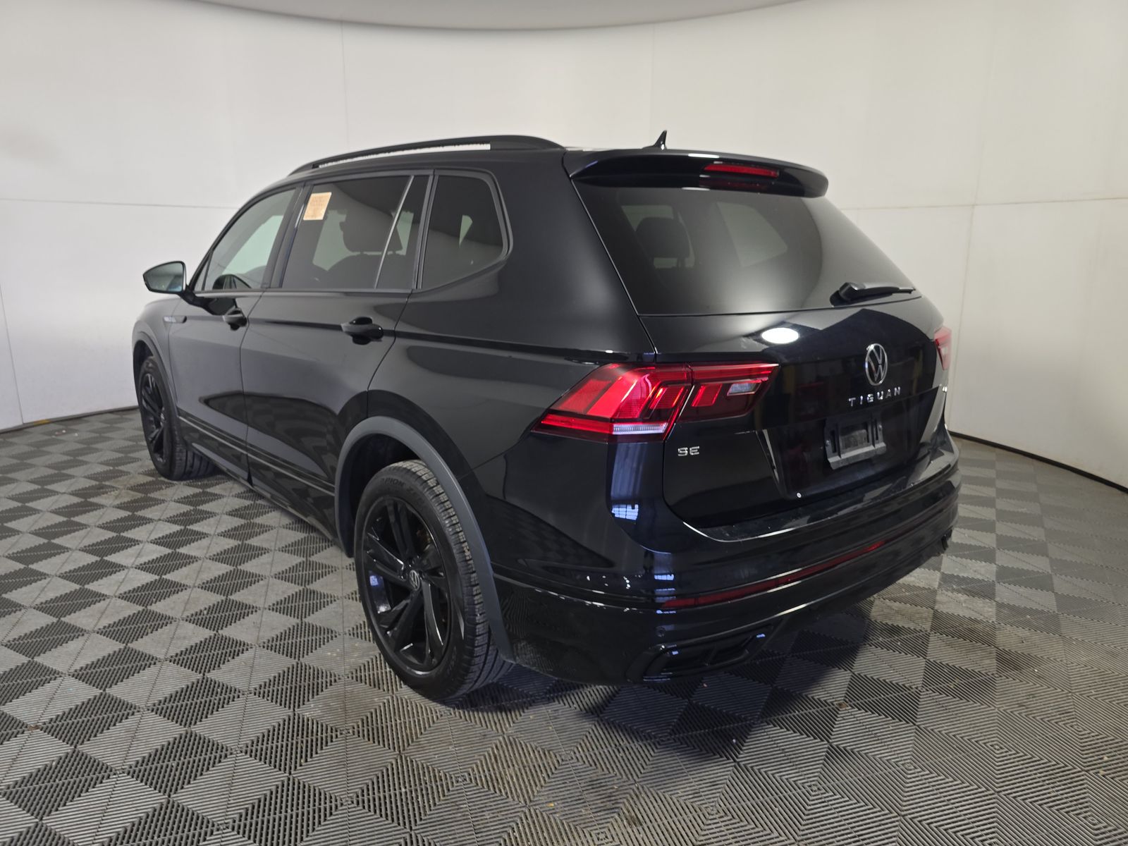 2024 Volkswagen Tiguan 2.0T SE R-Line Black AWD