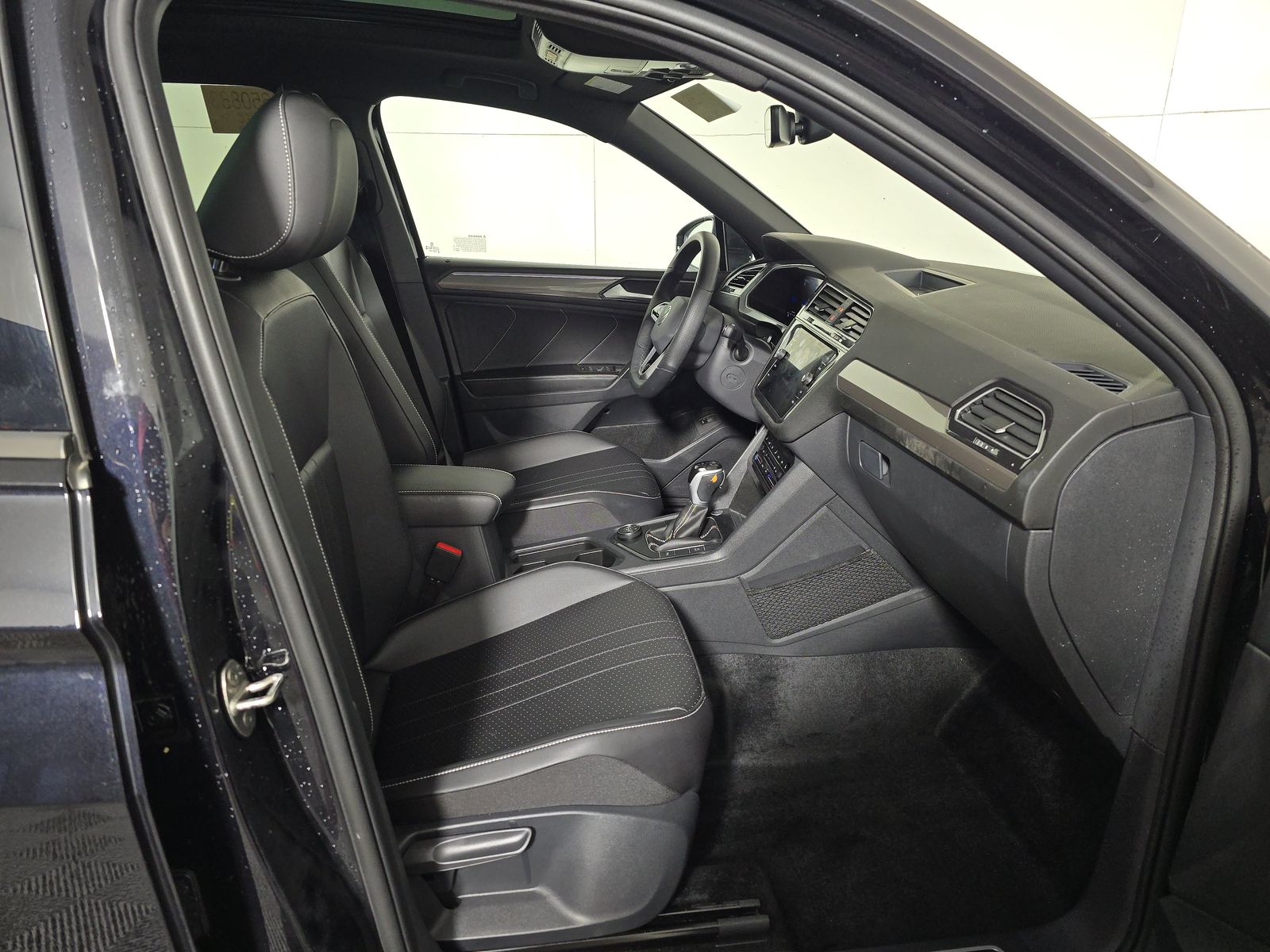 2024 Volkswagen Tiguan 2.0T SE R-Line Black AWD