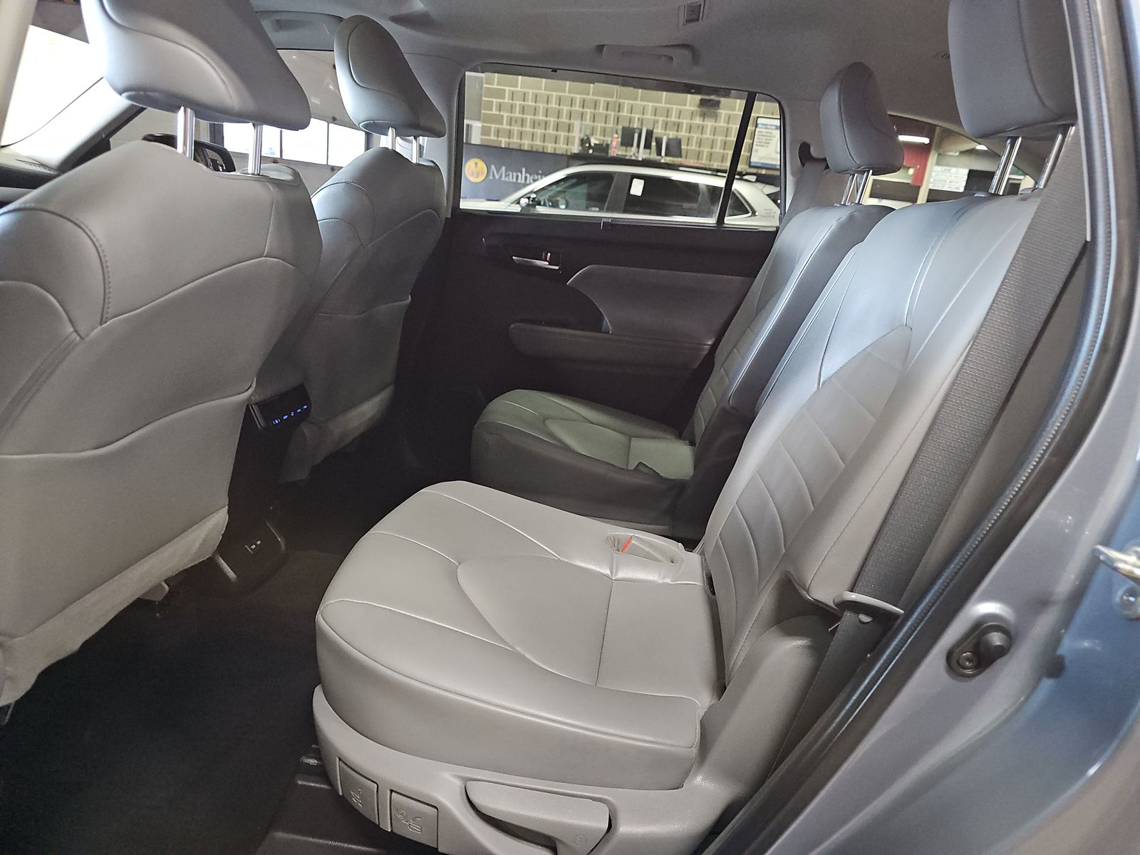 2022 Toyota Highlander XLE AWD