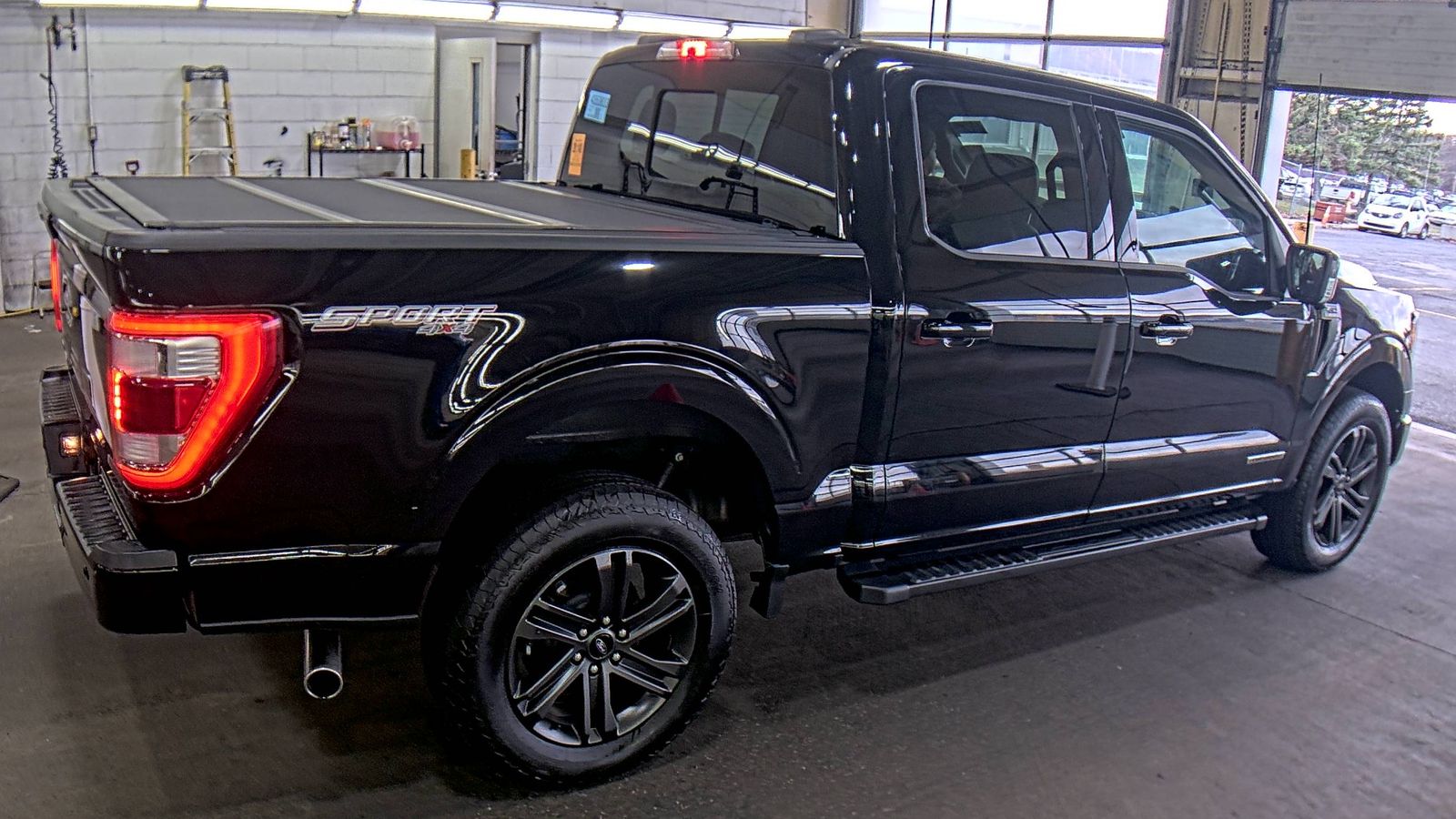 2022 Ford F-150 Hybrid Lariat AWD