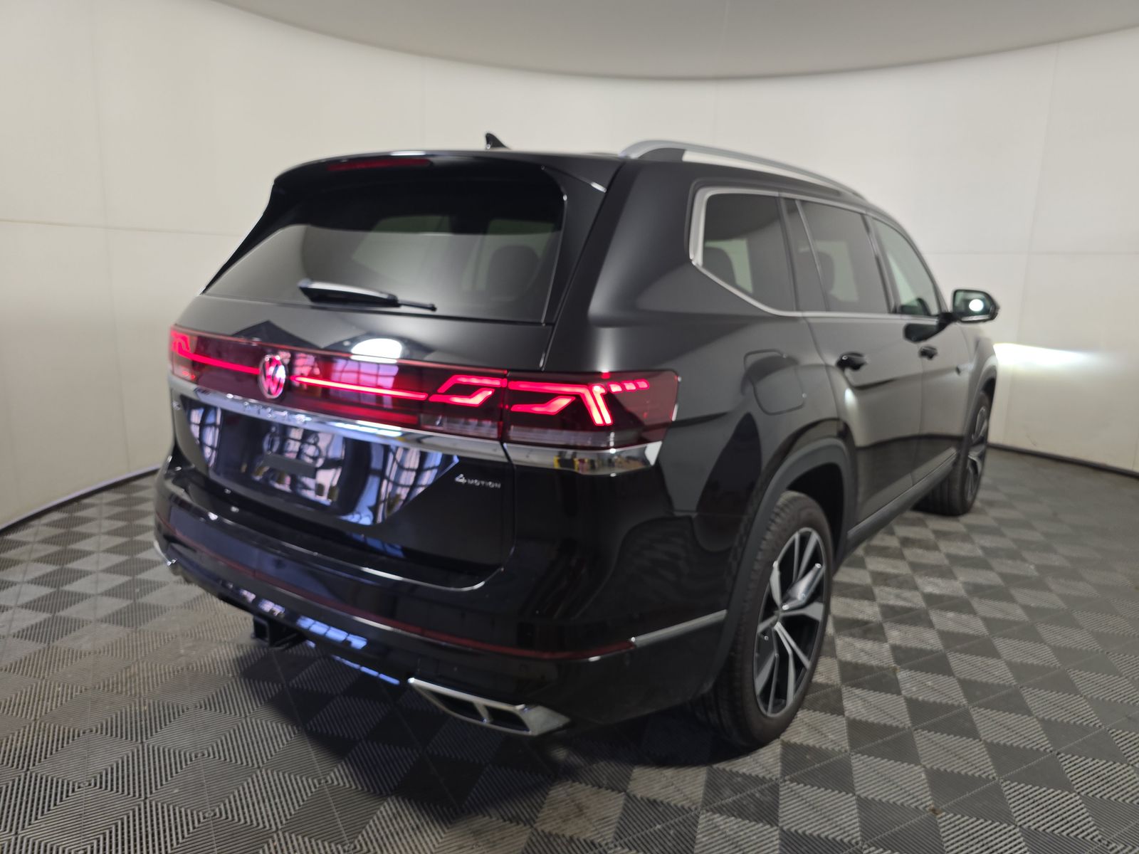 2024 Volkswagen Atlas 2.0T SEL Premium R-Line AWD