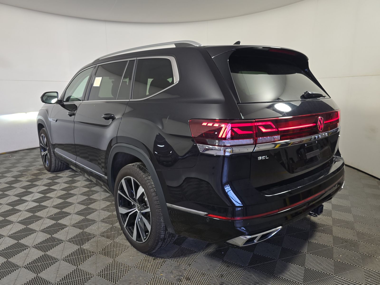 2024 Volkswagen Atlas 2.0T SEL Premium R-Line AWD