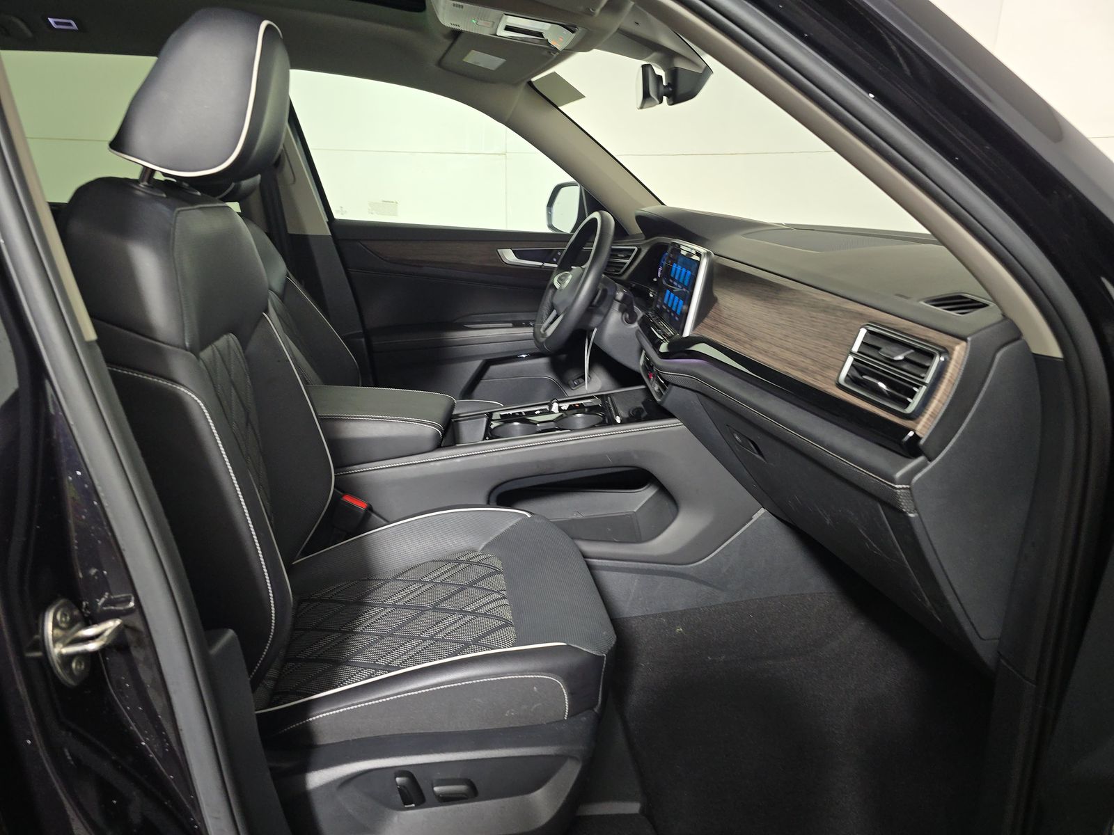 2024 Volkswagen Atlas 2.0T SEL Premium R-Line AWD