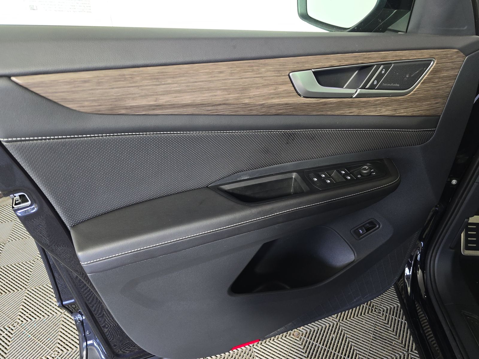 2024 Volkswagen Atlas 2.0T SEL Premium R-Line AWD